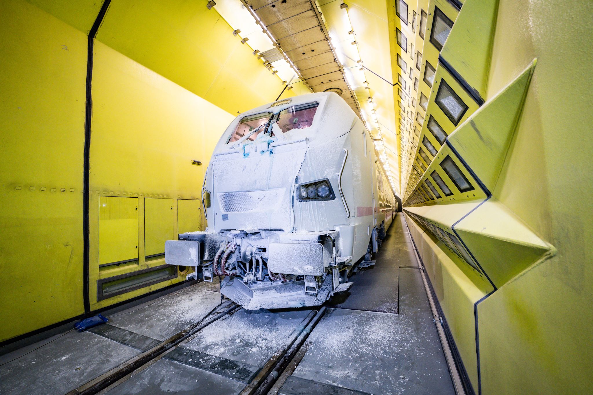 Bahn-Extremtest: Der neue ICE L im Klimatunnel