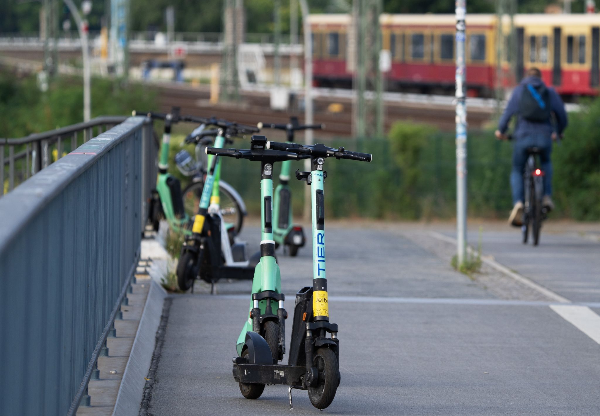 Von Abstellzonen bis Verbot: E-Scooter haben schlechten Ruf