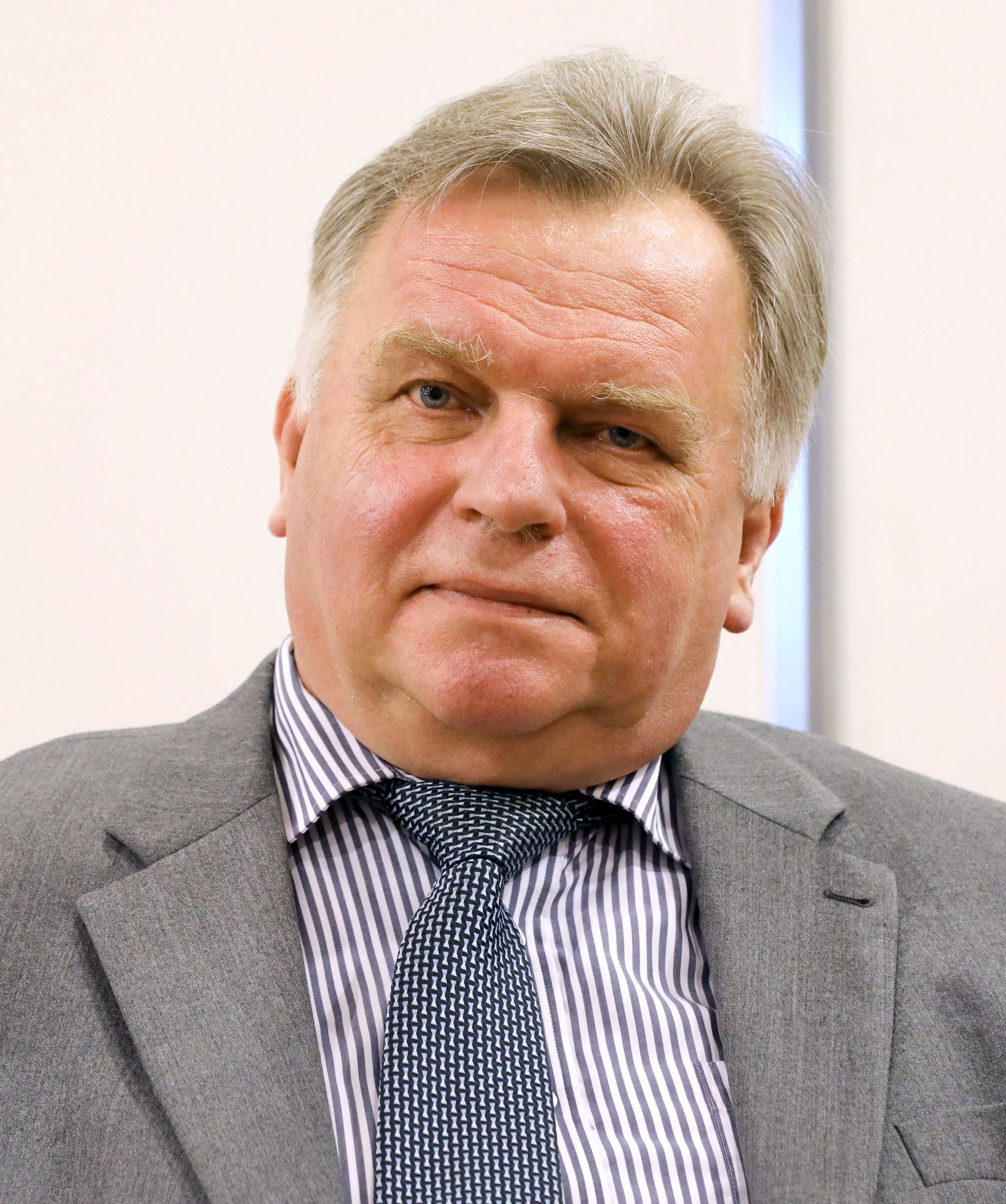 Ex-Bundesverkehrsminister Krause wegen Betruges vor Gericht