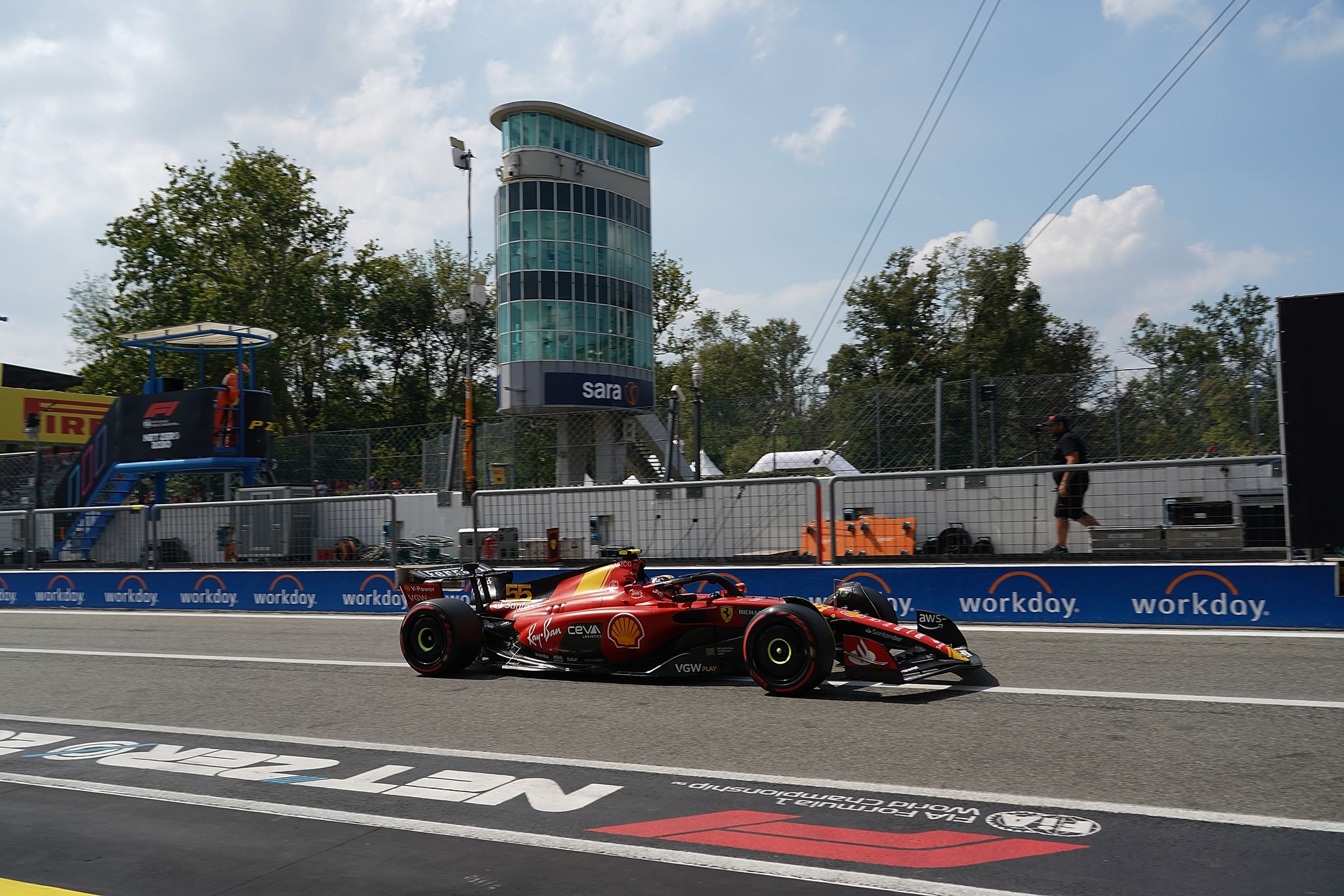 Gänsehaut für Sainz: Pole Position beim Ferrari-Heimspiel