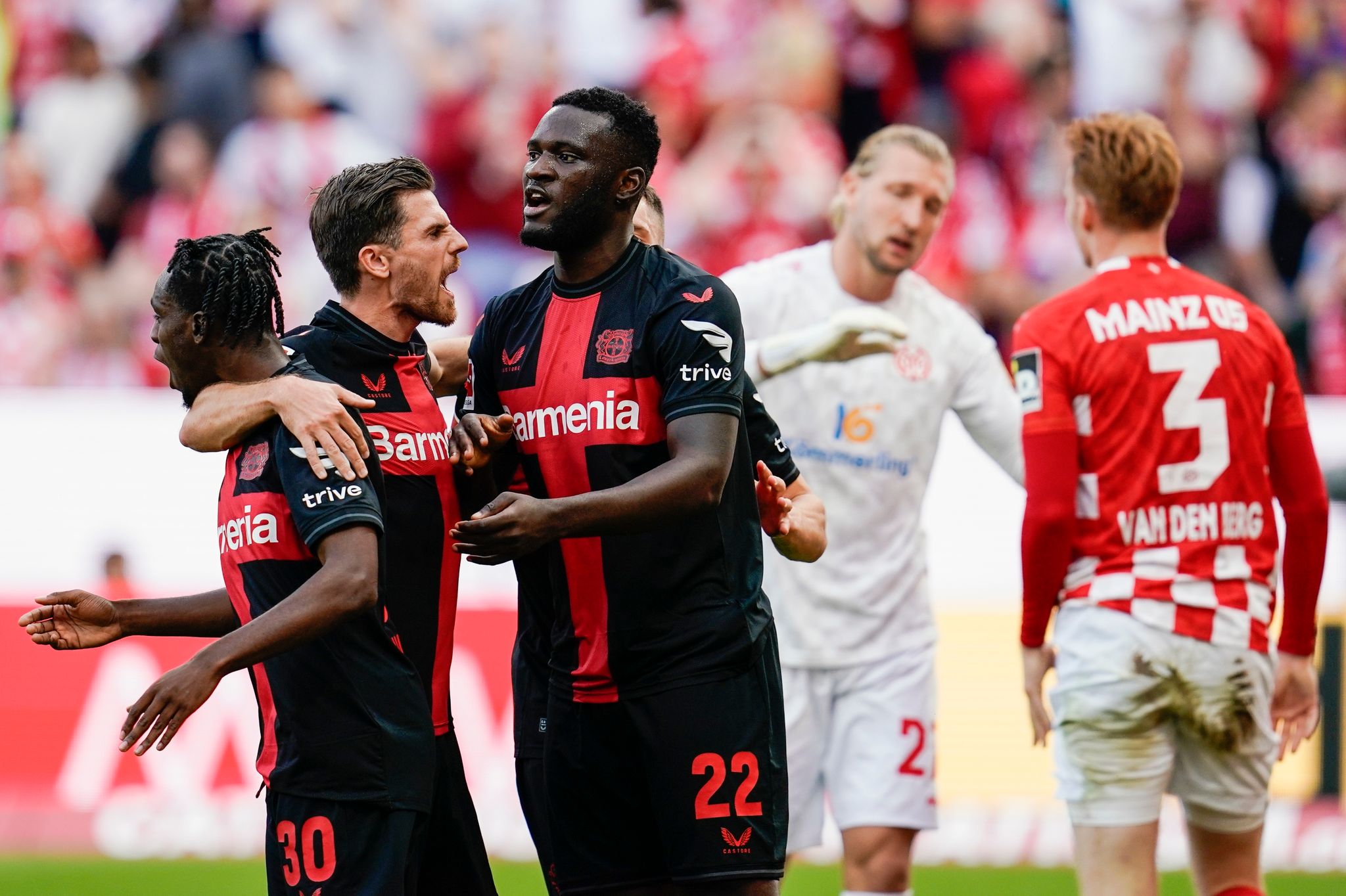 RB vergibt Sieg gegen Bayern – Leverkusen auf Platz eins