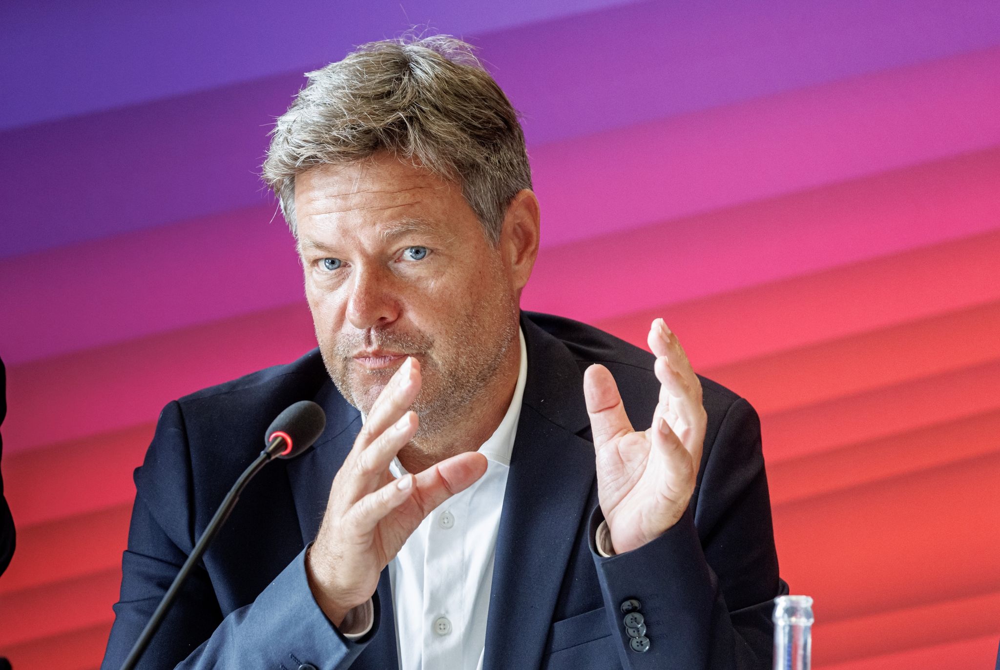 Habeck will Firmen bei Lieferkettengesetz entlasten