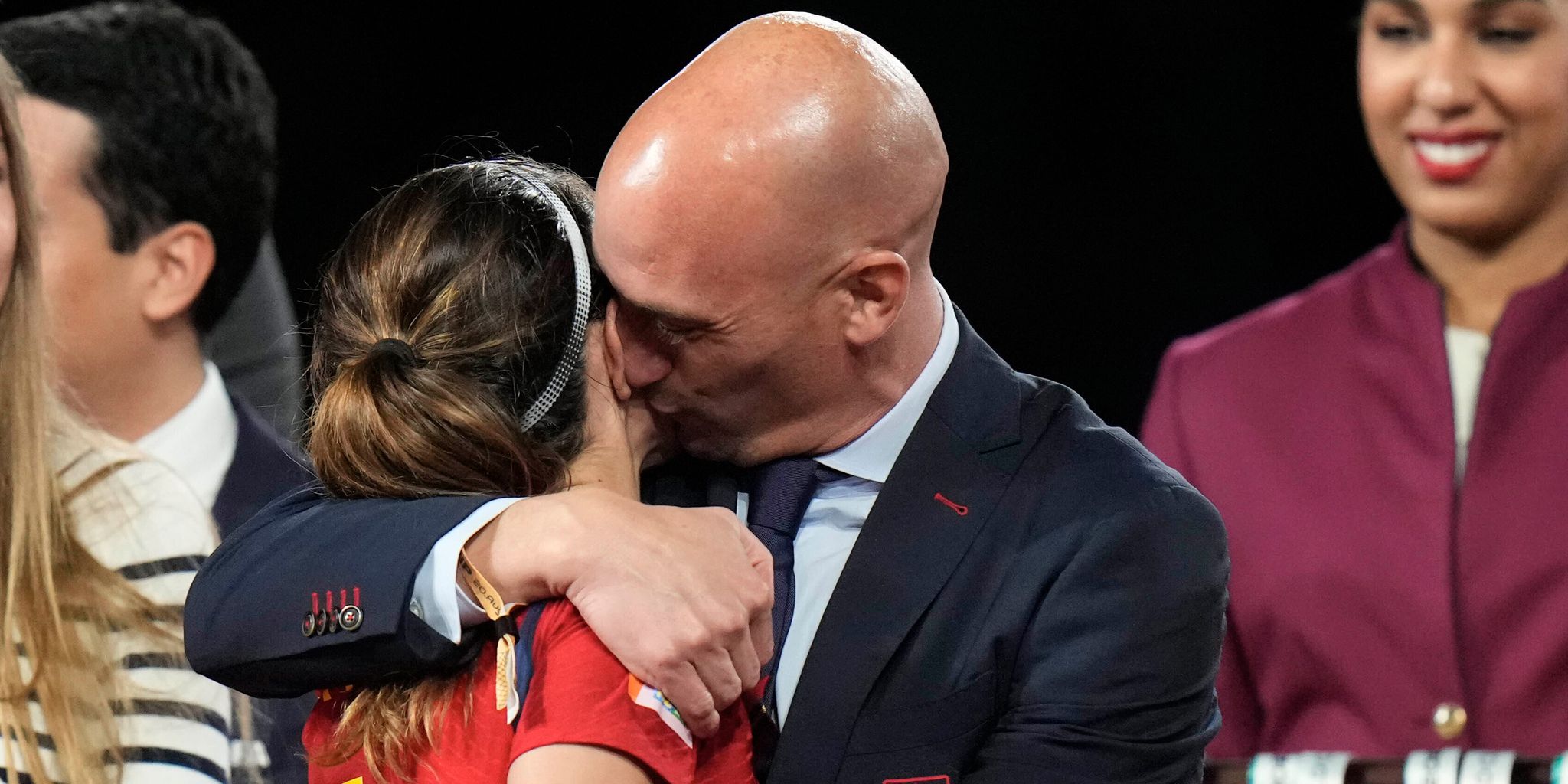 Rubiales zeigt Reue: Hätte nicht so handeln dürfen