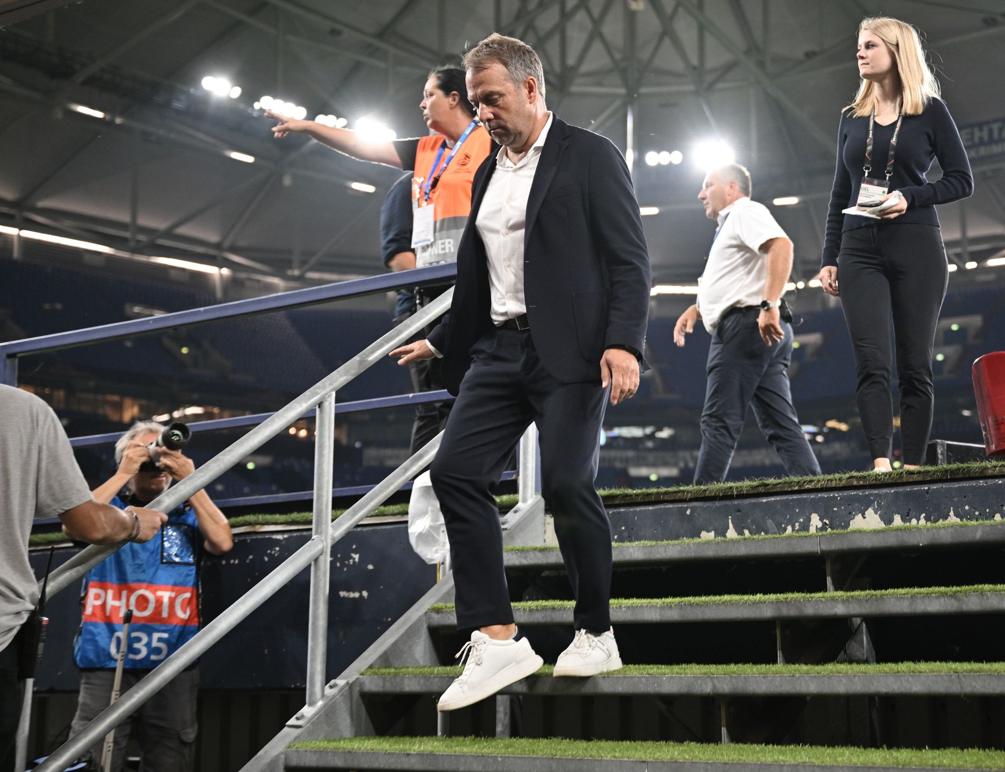 Bewährungs-Woche: Japan und Frankreich fordern Flick-Team