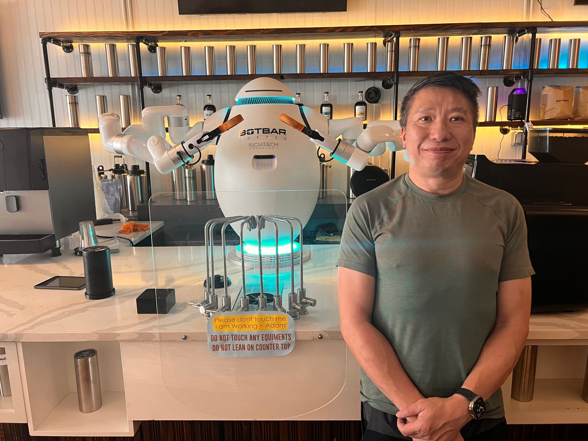 Adam macht Kaffee: Erster Roboter-Barista in New York