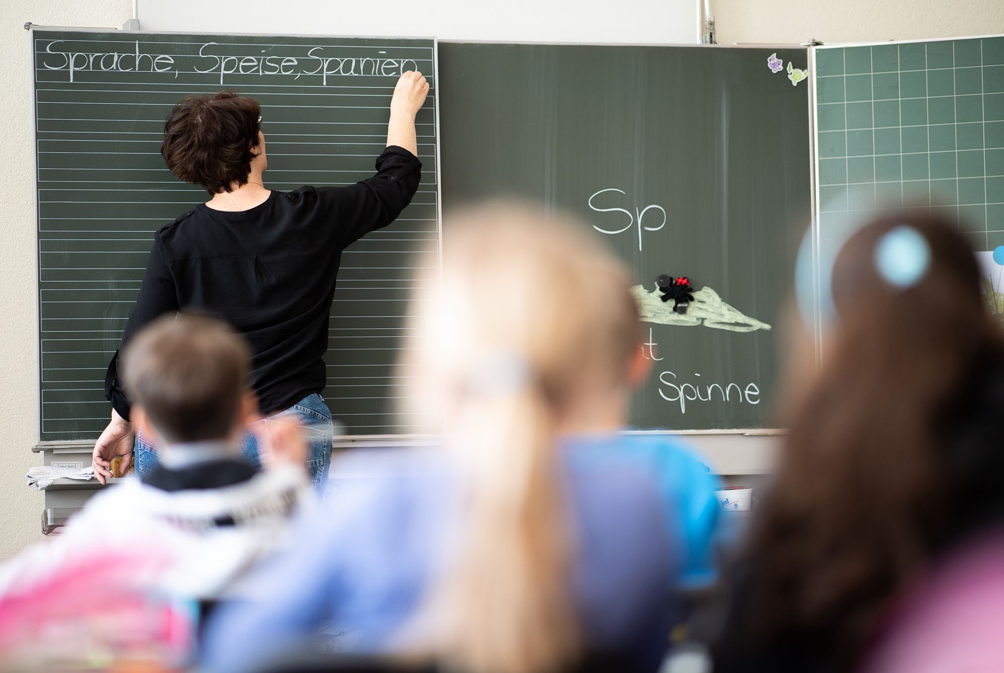 Studie: Lehrkräfte an Grundschulen oft überlastet