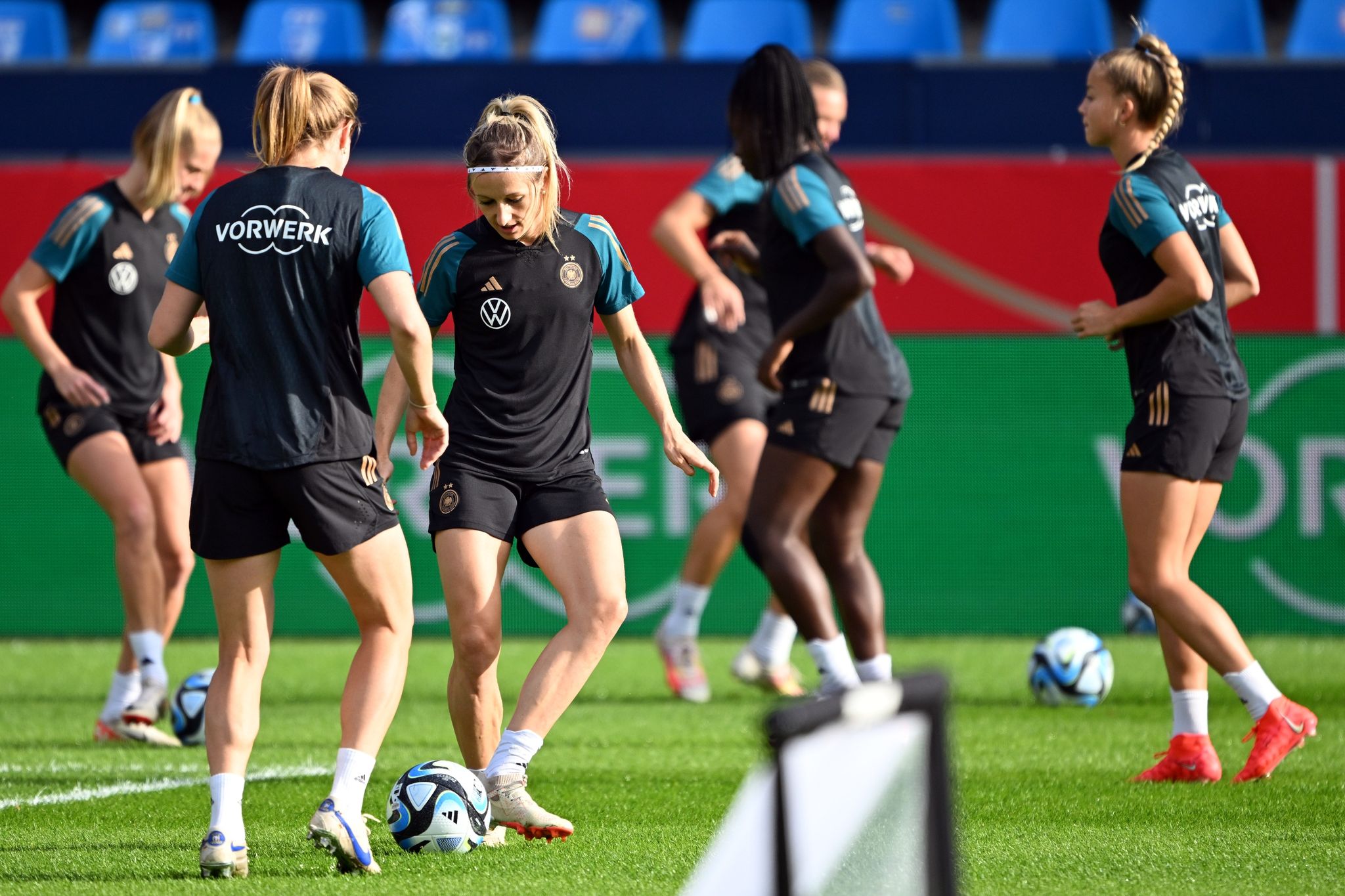 DFB-Frauen erwarten 15.000 Fans in Bochum: Sieg muss her