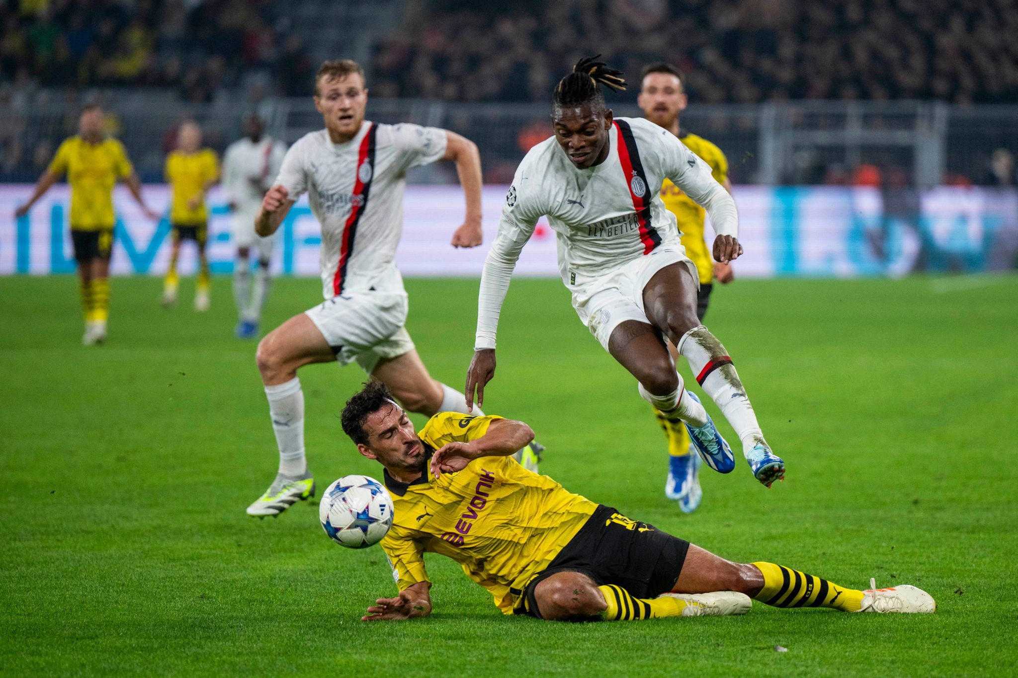 BVB in der Königsklasse auch gegen Milan sieglos