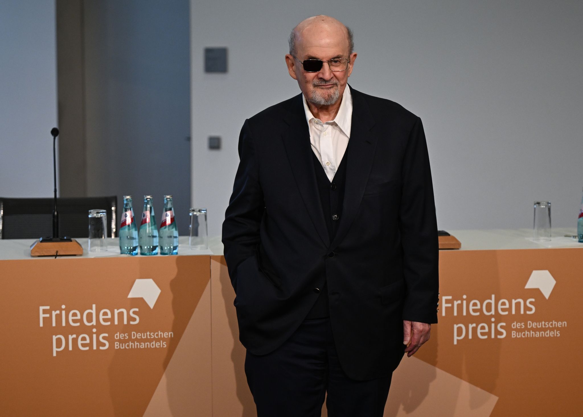 Rushdie auf der Buchmesse: besorgt und dennoch gut gelaunt