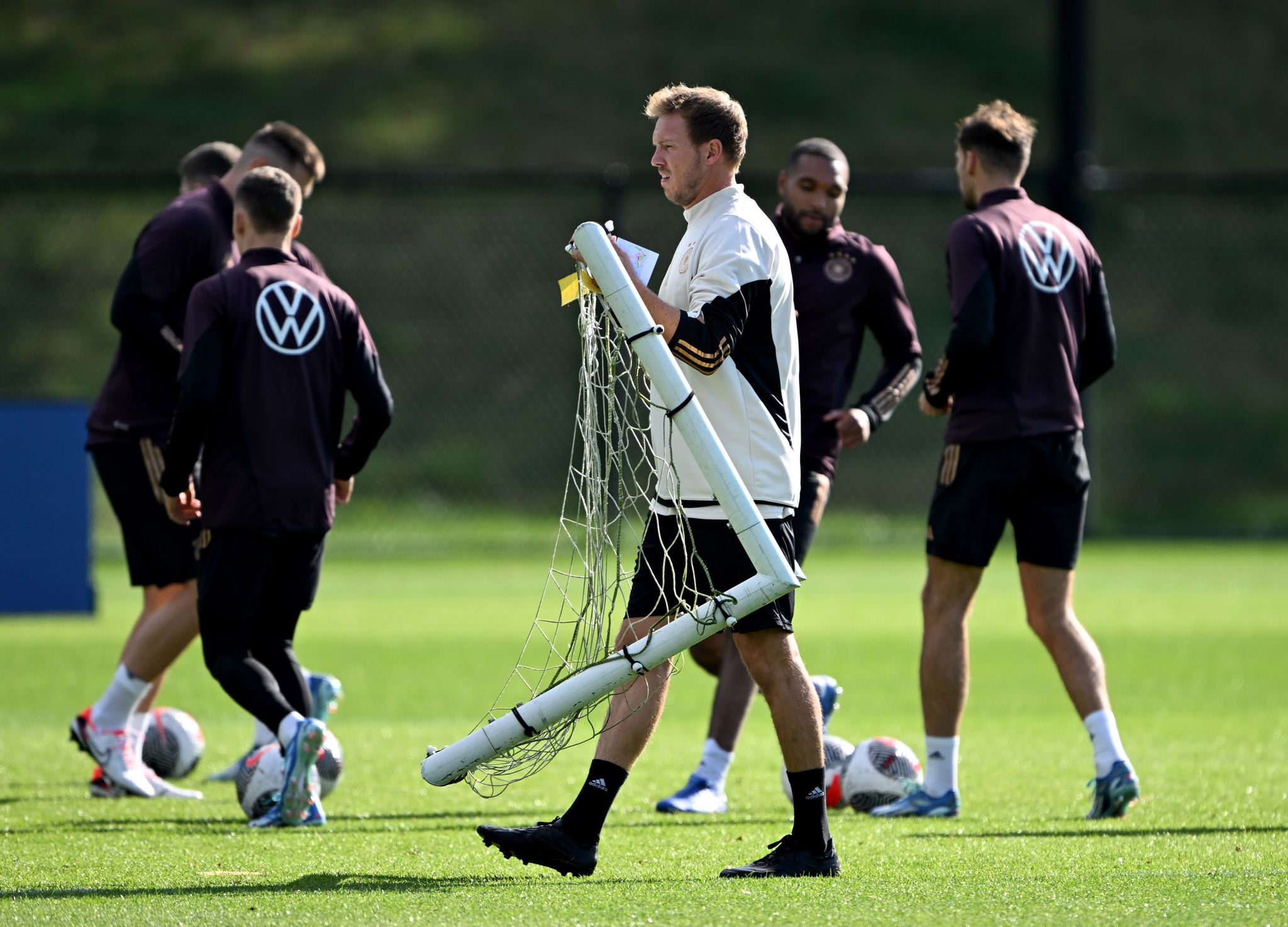 Alle 25 Spieler beim ersten Nagelsmann-Training