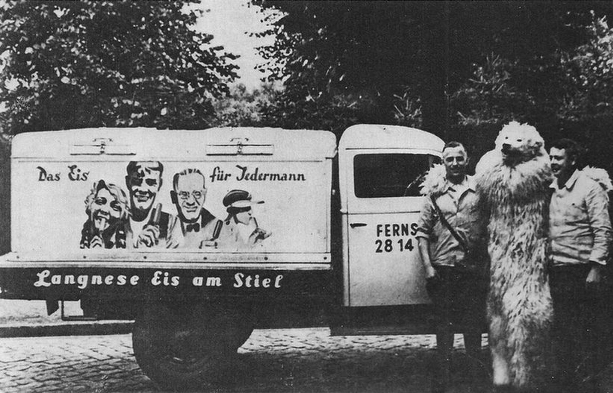 Streit vor 100 Jahren: Wer steckte zuerst den Stiel ins Eis?