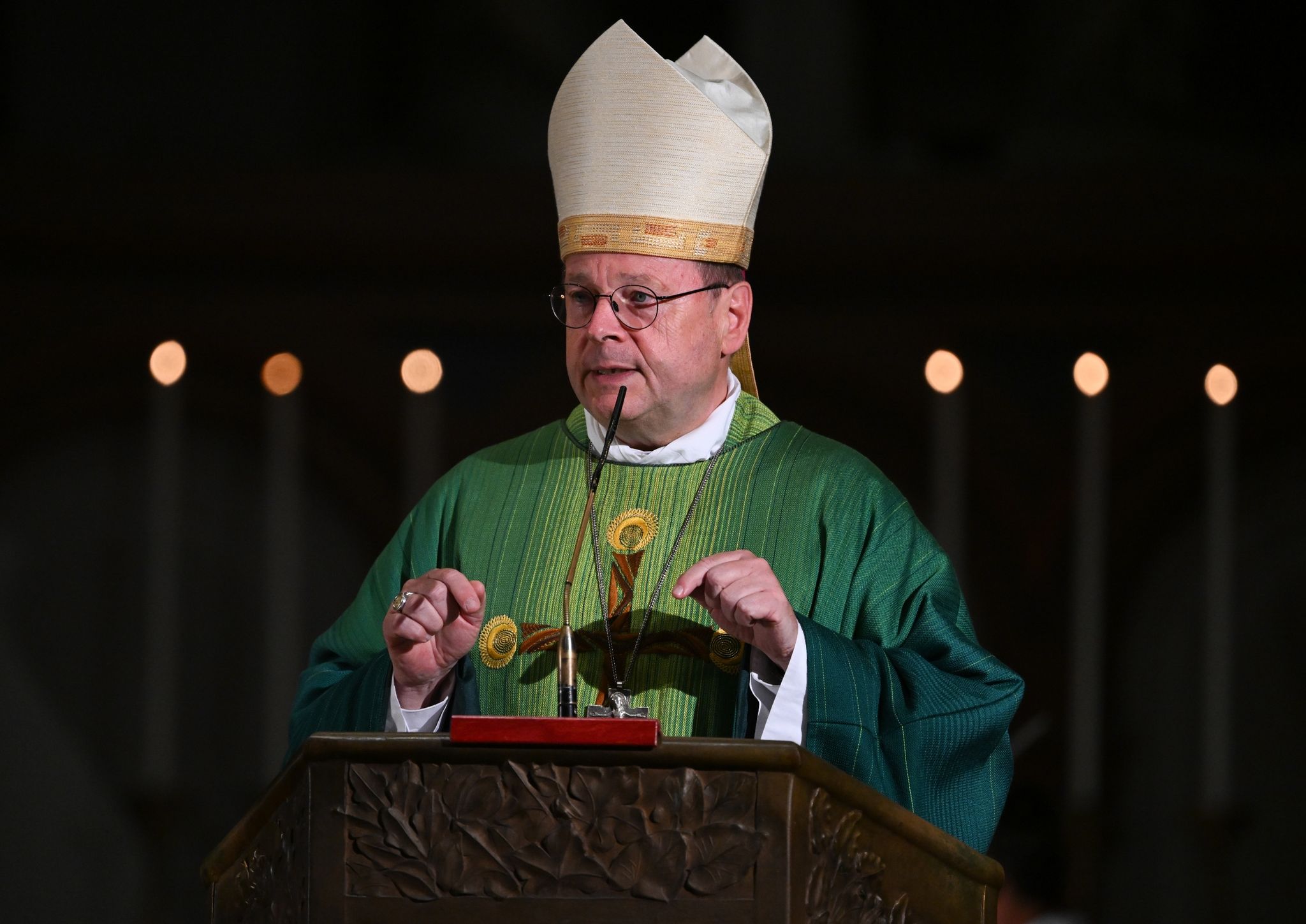 Zum Start der Weltsynode dämpft Papst Franziskus Hoffnungen