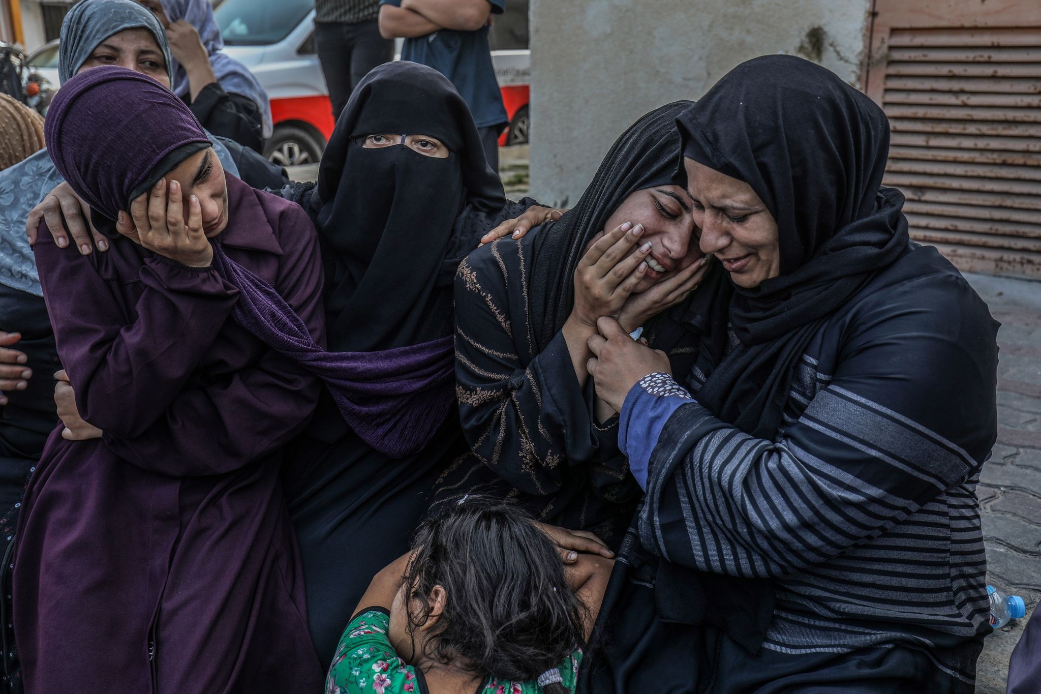 Berichte über Hamas-Gräuel in Israel – Israel bombt massiv
