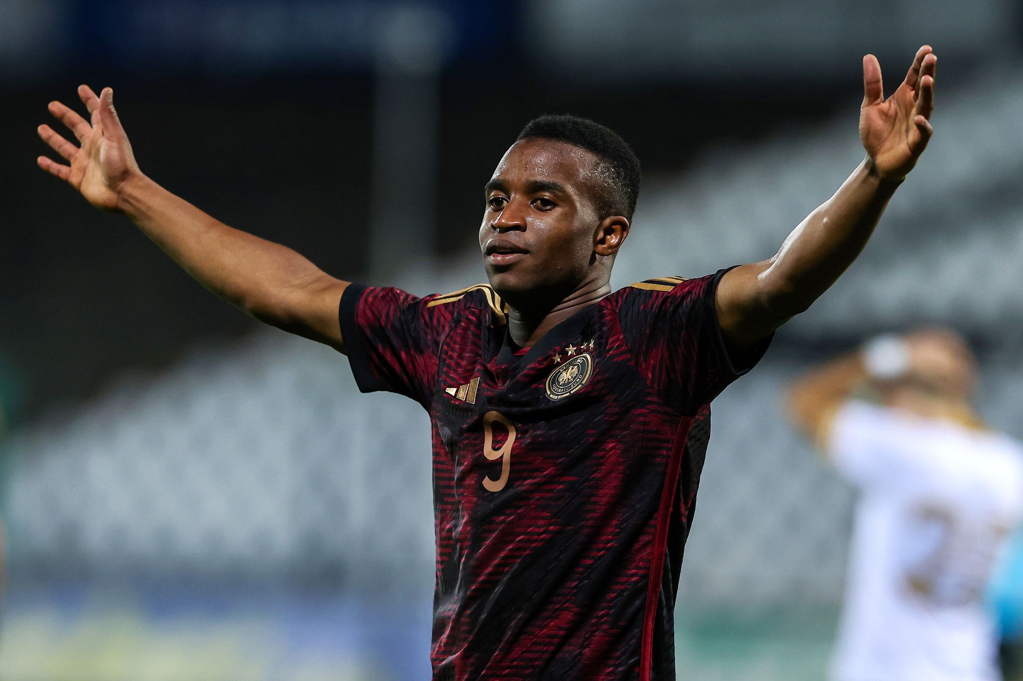 Moukokos beeindruckende U21-Quote – «Weiß, wo das Tor steht»