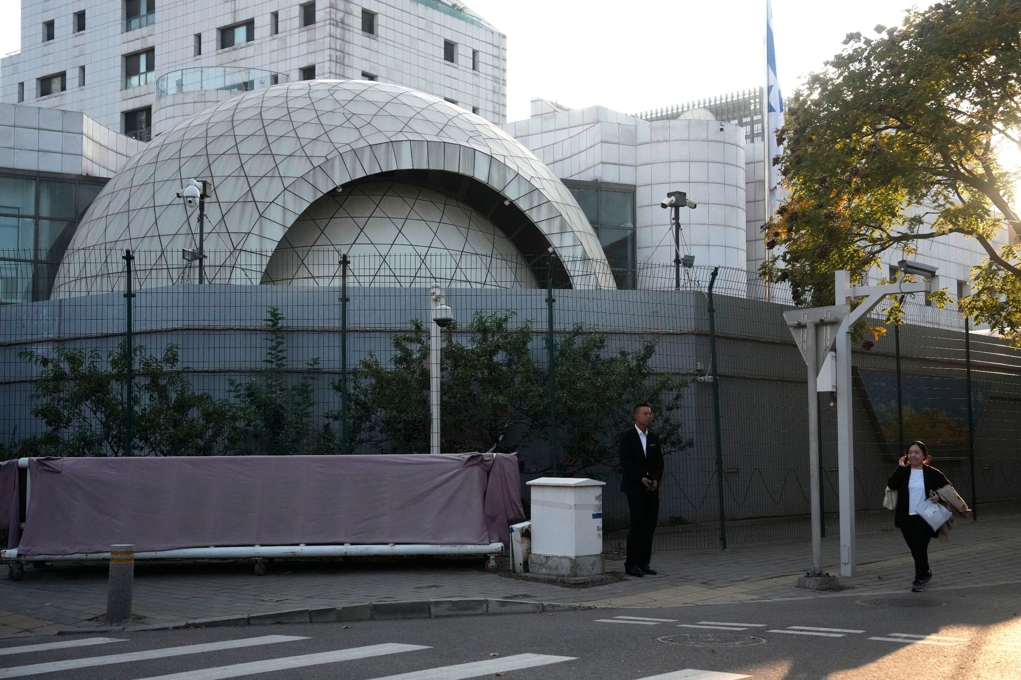 Mann greift Israeli in Peking mit Messer an