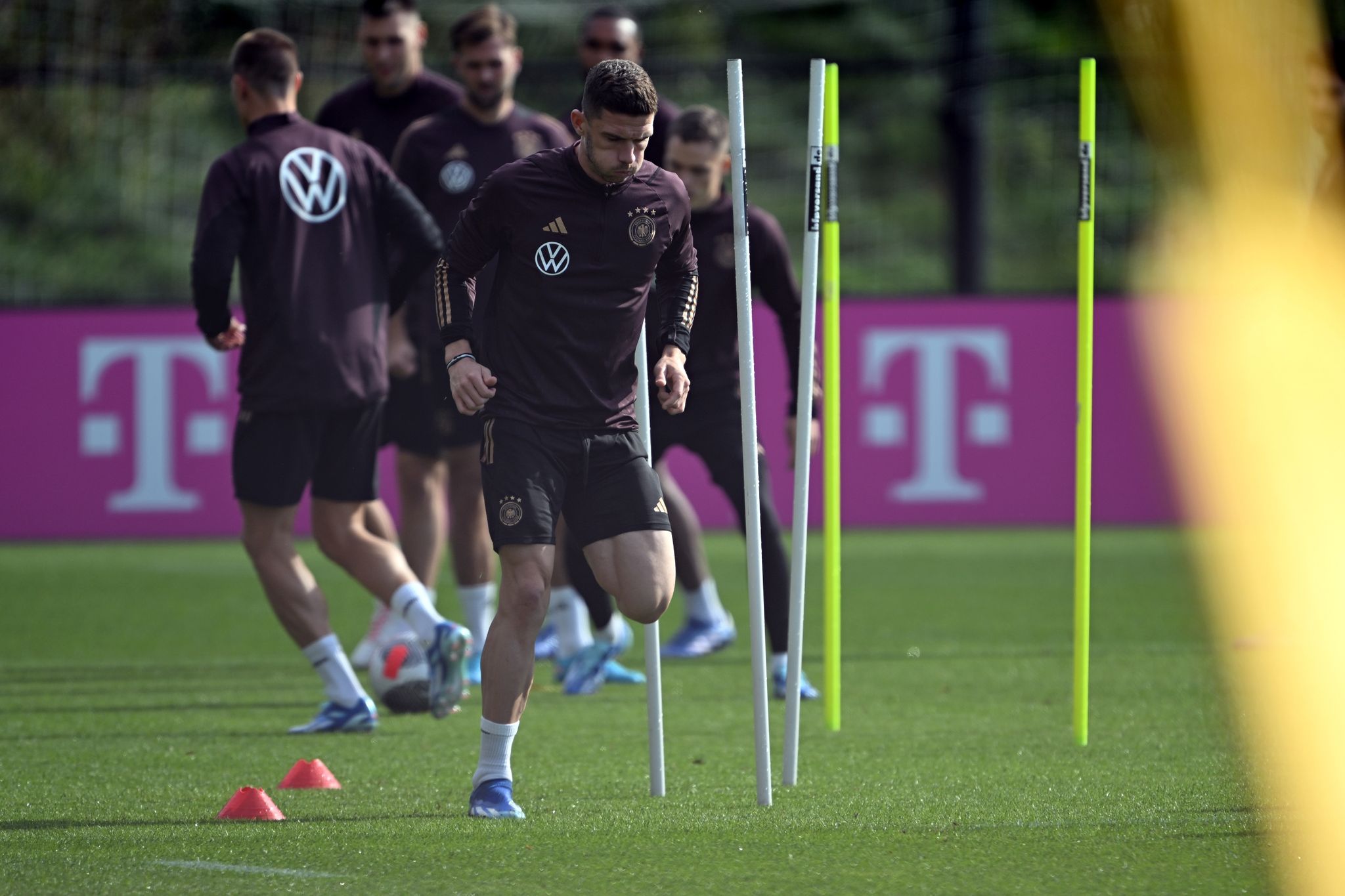 Gosens: Fußball ist «auf einem sehr gefährlichen Weg»