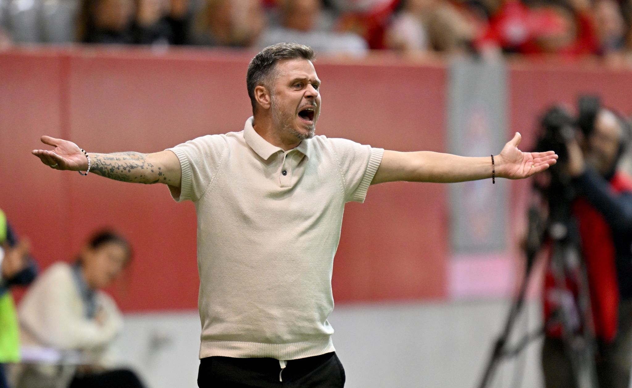 Liga-Premiere in Arena: FCB-Frauen torlos gegen Frankfurt