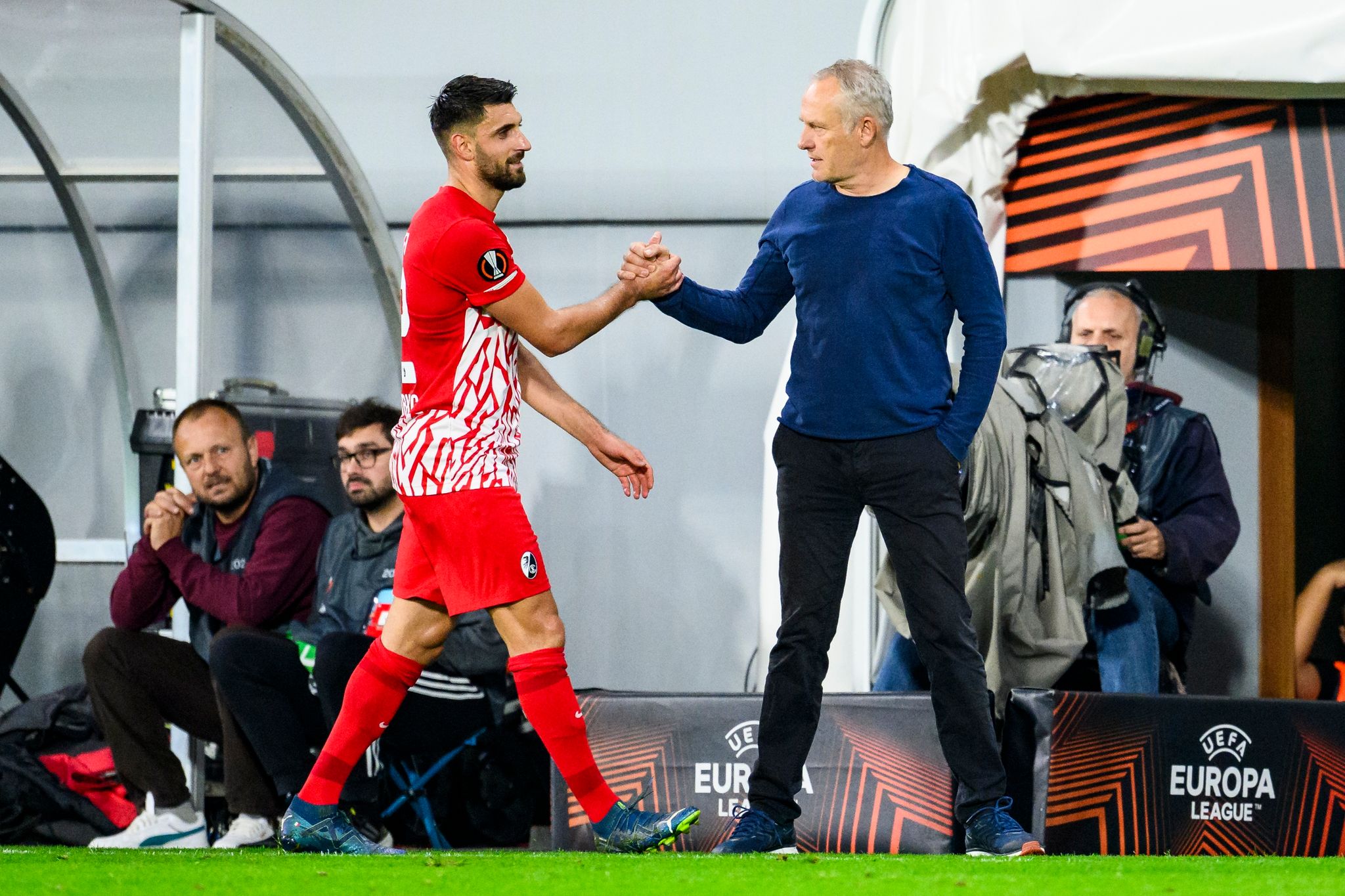 Trotz Grifo-Hattrick: Freiburg reist besorgt nach Leverkusen