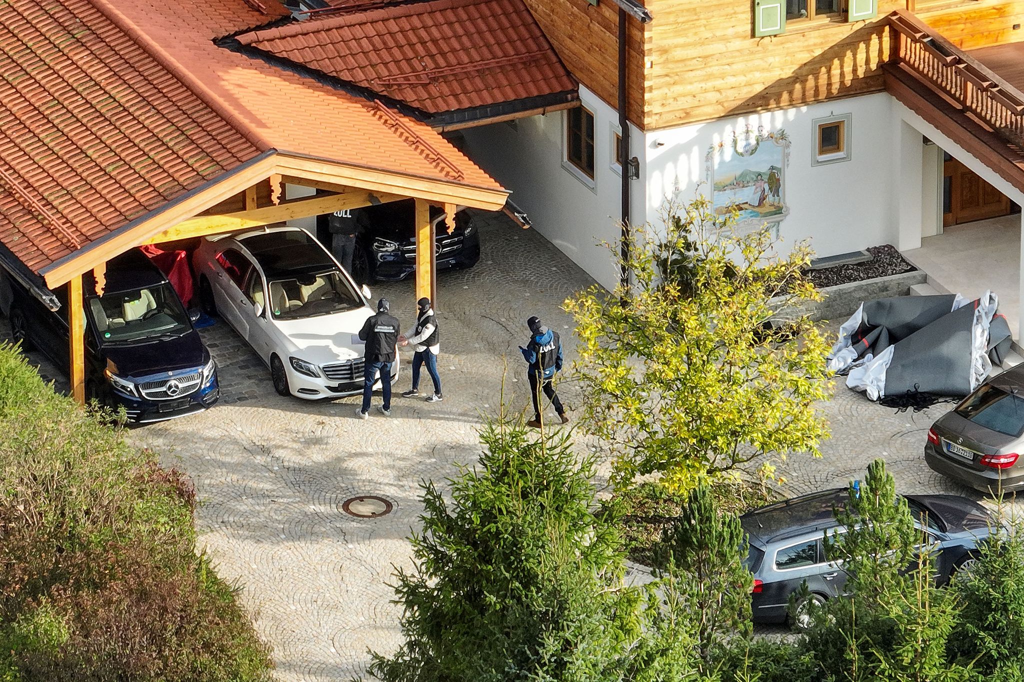 Razzia am Tegernsee – Soko Matrjoschka durchsucht Villa