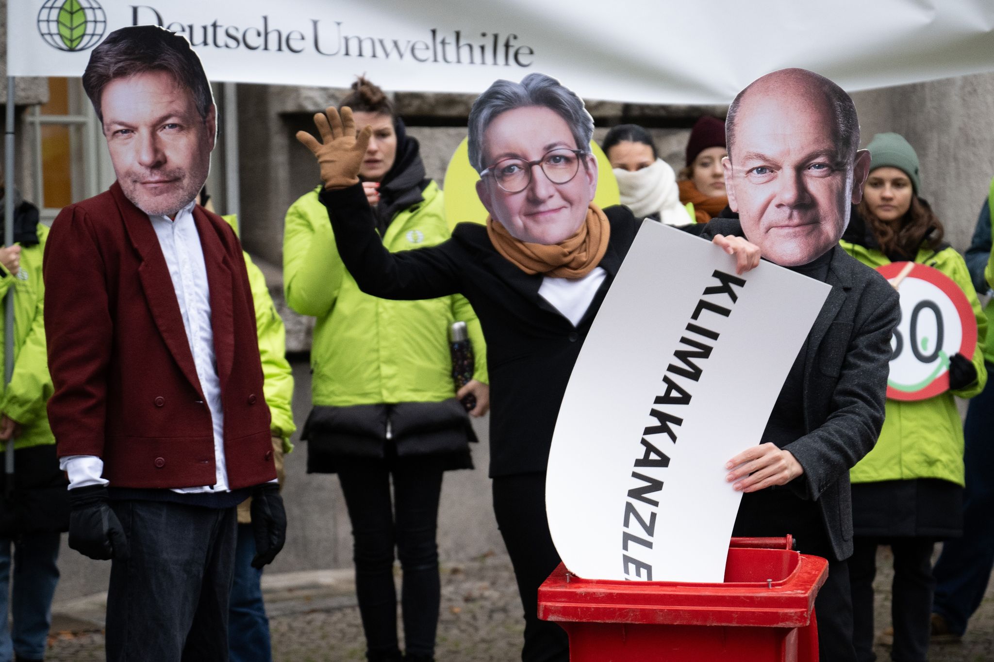 Gericht prüft Klima-Klagen gegen Bundesregierung