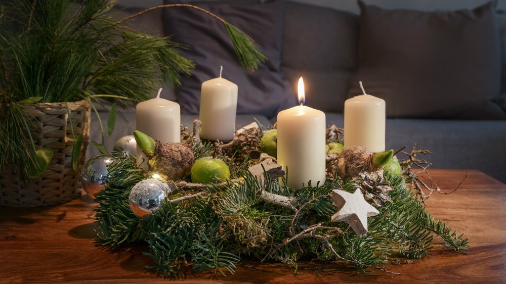 Gewusst? Mit diesen Tipps bleibt der Adventskranz länger frisch