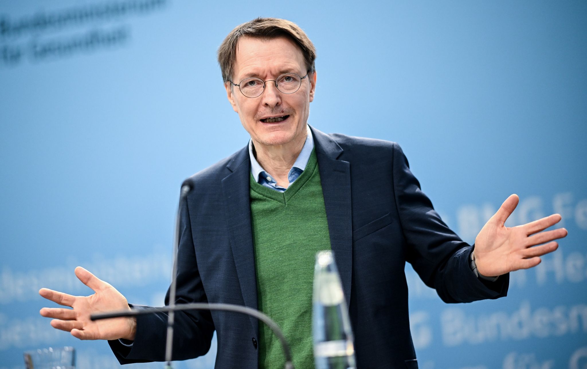 Lauterbach: Cannabis-Legalisierung nicht zum Jahreswechsel