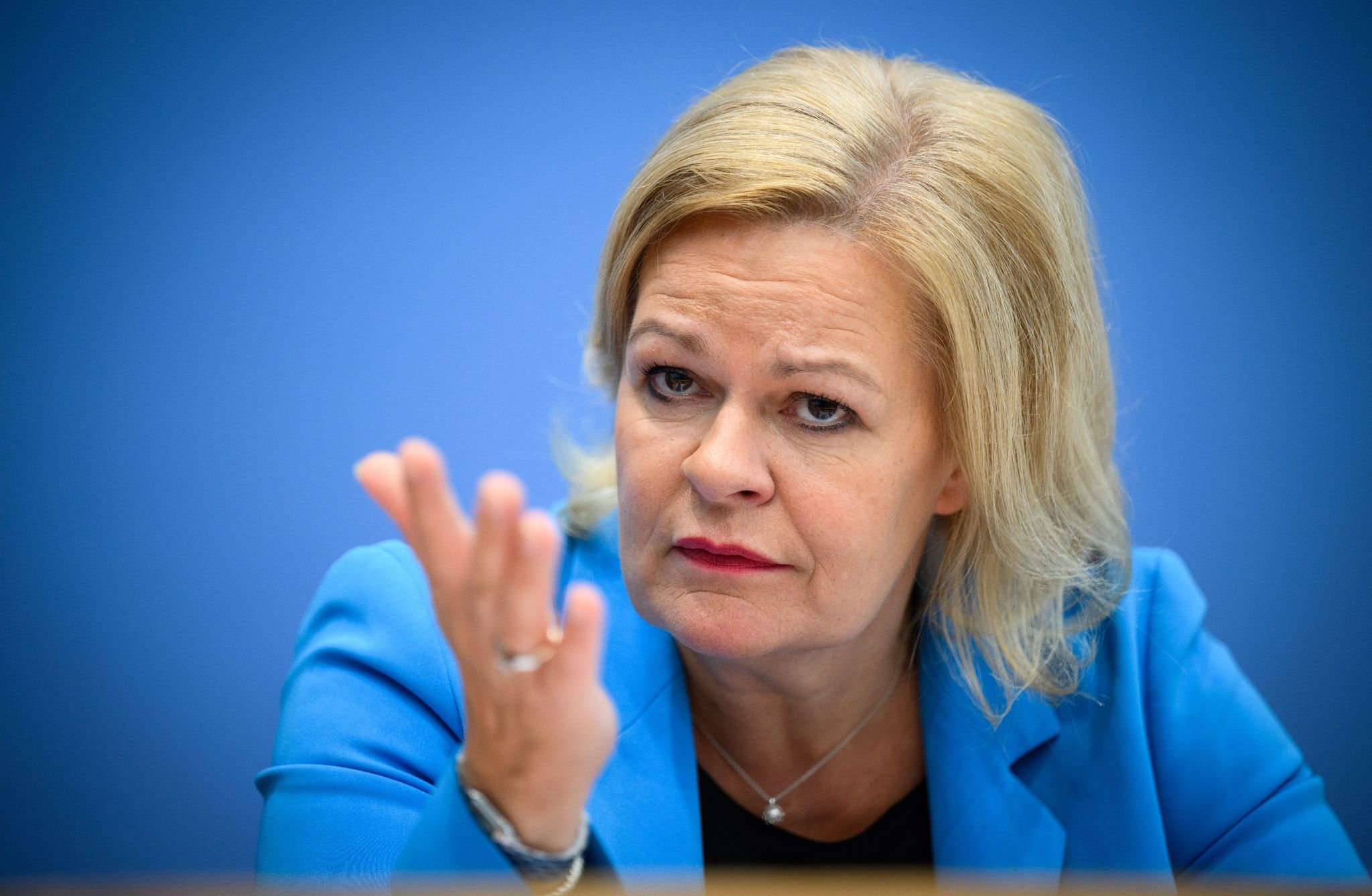 Tag gegen Gewalt an Frauen: Forderung nach besserem Schutz