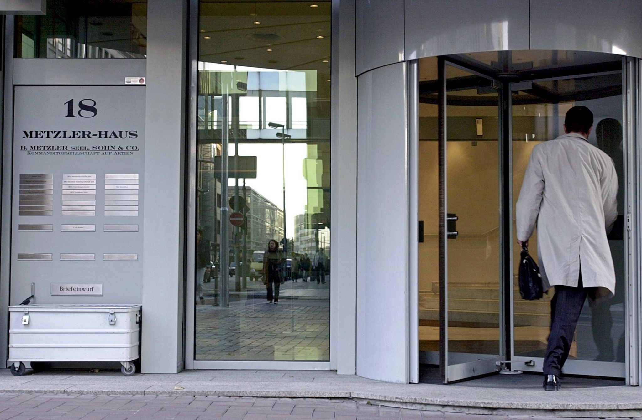 Bankhaus Metzler baut zehn Prozent seiner Stellen ab