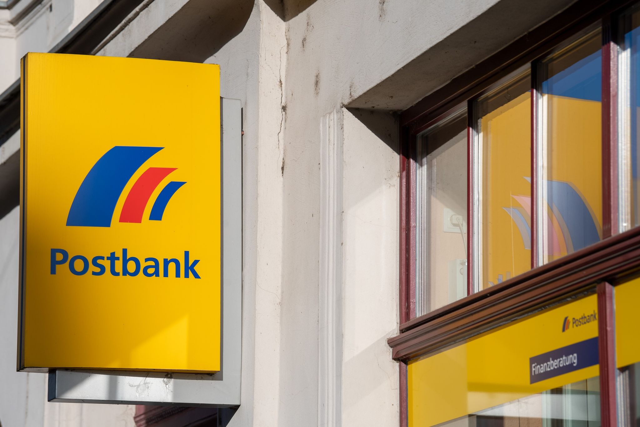 Weniger Postbank-Filialen – Stellenkürzungen