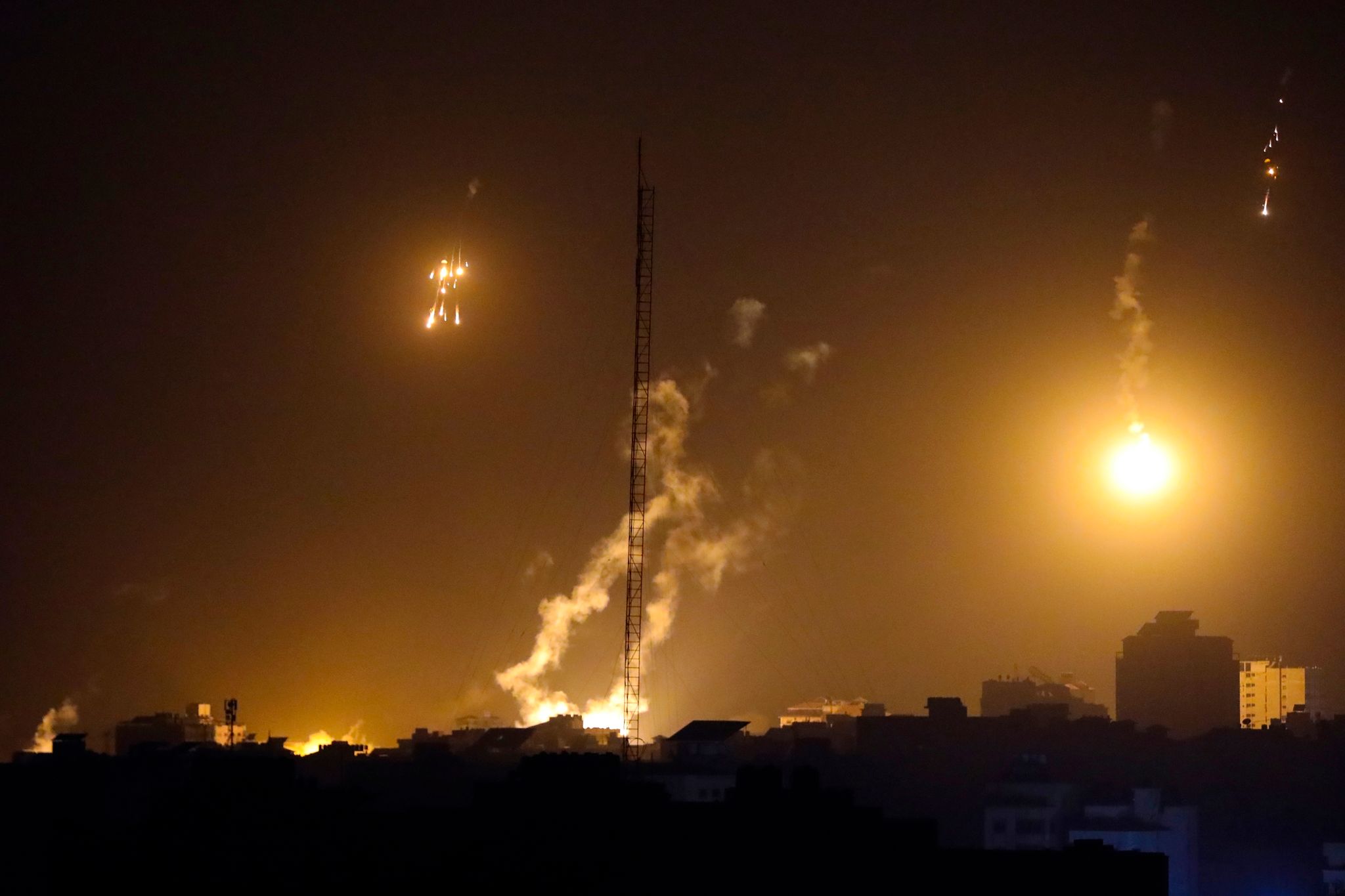 Berichte: Israelische Bomben auf Haus in Flüchtlingsviertel