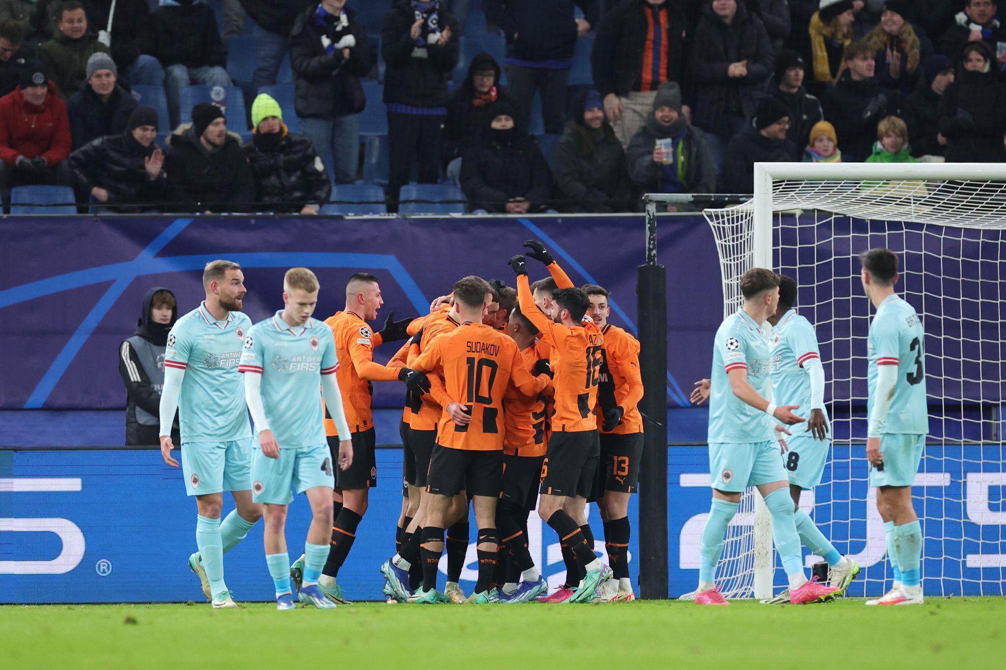 Donezk sichert sich weitere Spiele im Fußball-Europacup