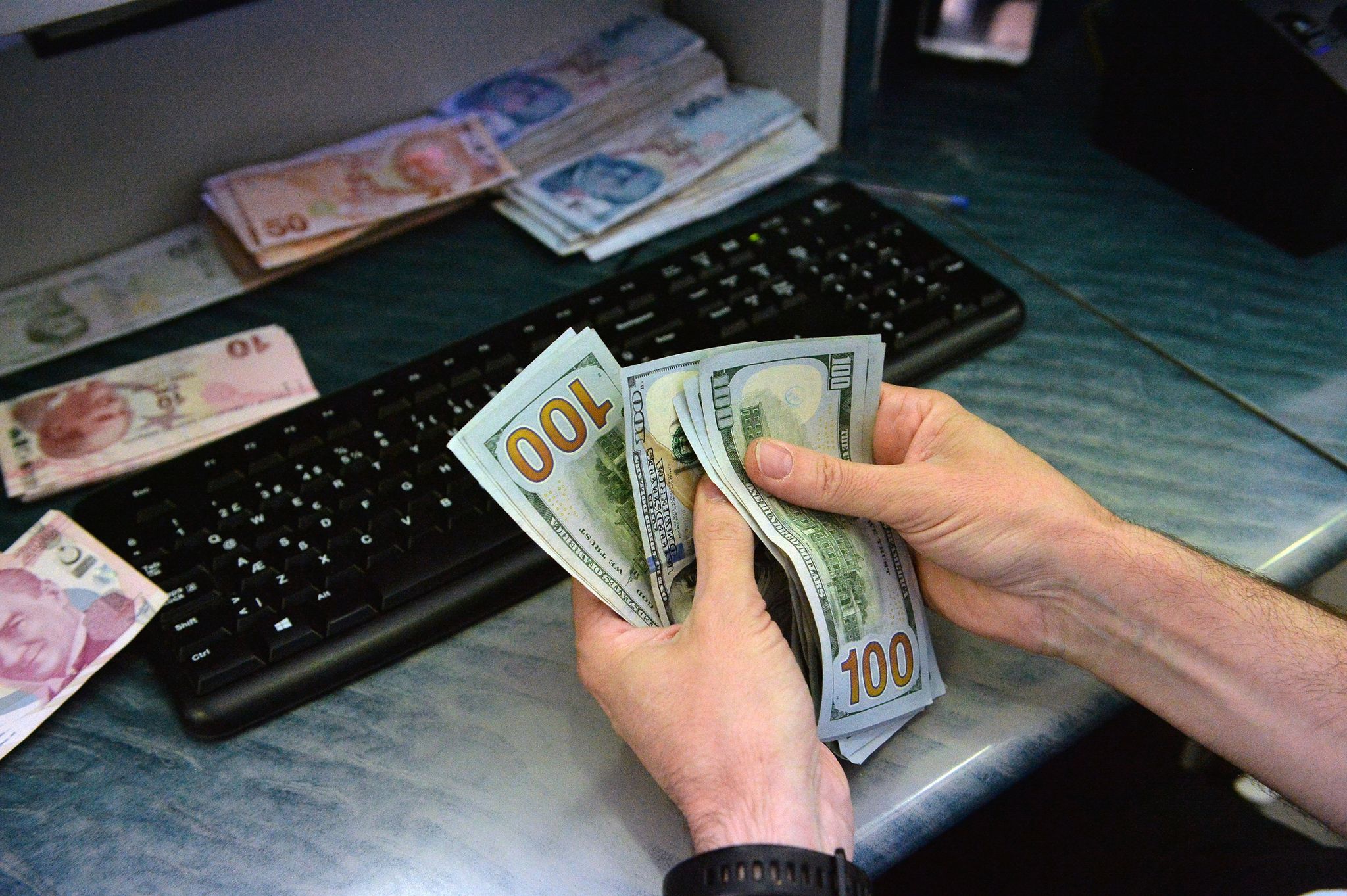 Türkische Notenbank hebt Leitzins stärker an als erwartet