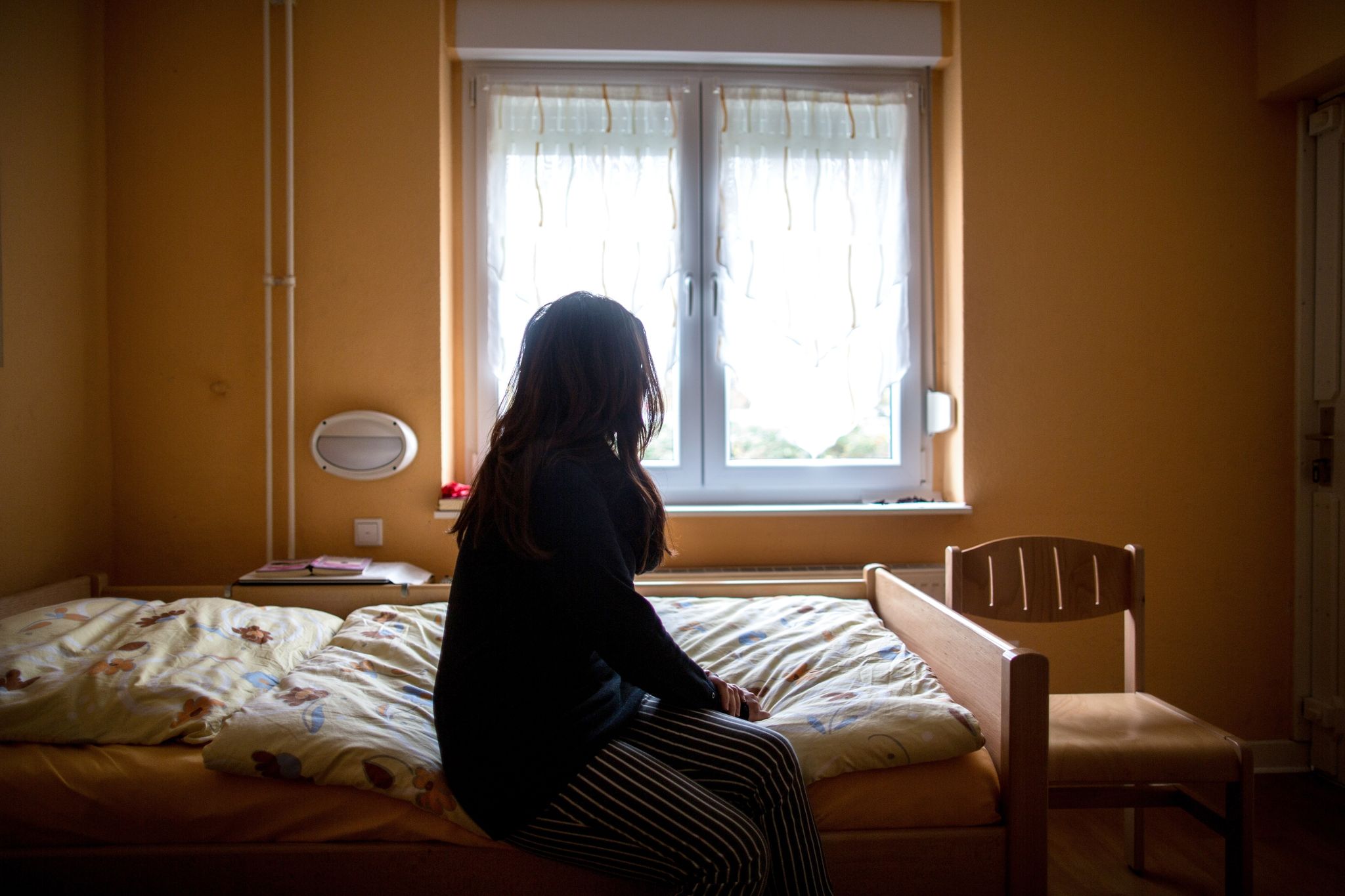 Tausende Frauen und Kinder suchen Schutz in Frauenhäusern