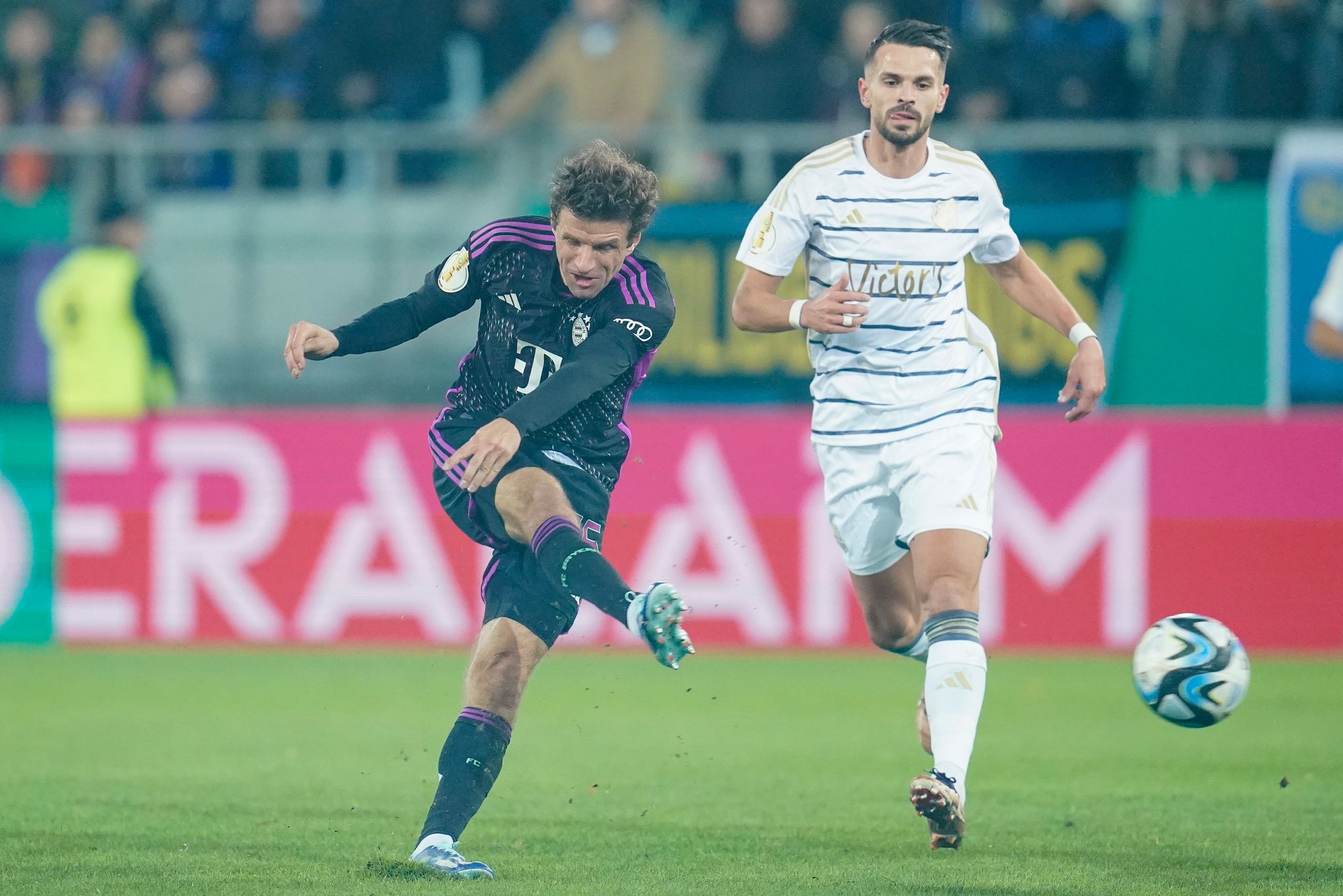 Müller kritisiert Bayern-Mitspieler: Fans Respekt zeigen