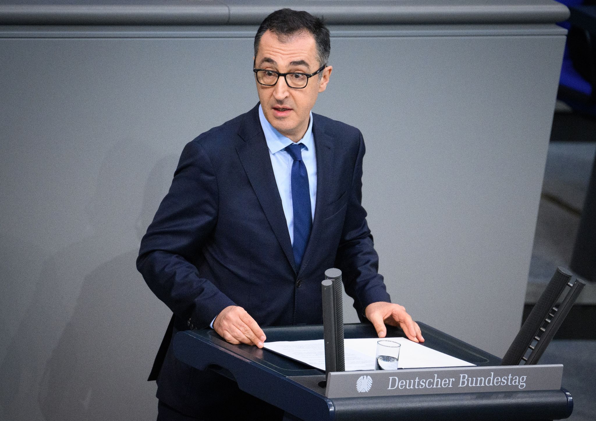 Bundestag ruft zum Schutz jüdischen Lebens auf