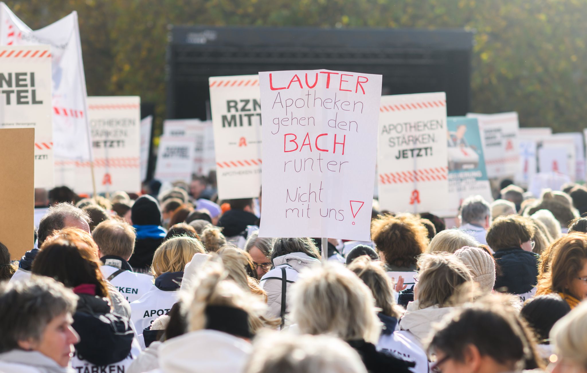 Apotheker gehen für höhere Honorare auf die Straße