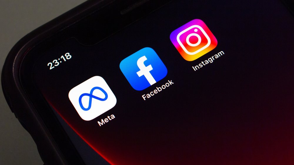 Nun kosten auch Facebook und Instagram: Was auf Nutzer zukommt