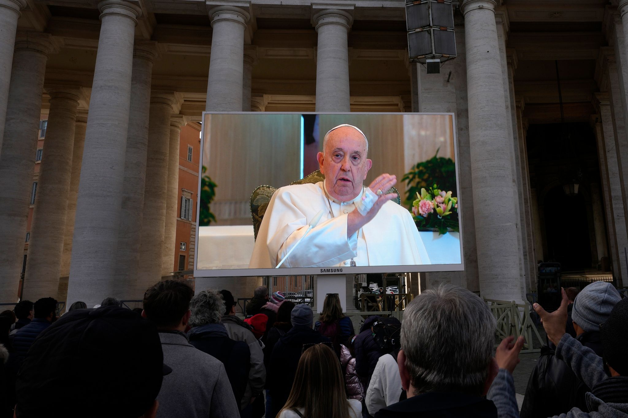 Erkrankter Papst Franziskus hält Gebet von Wohnsitz aus ab