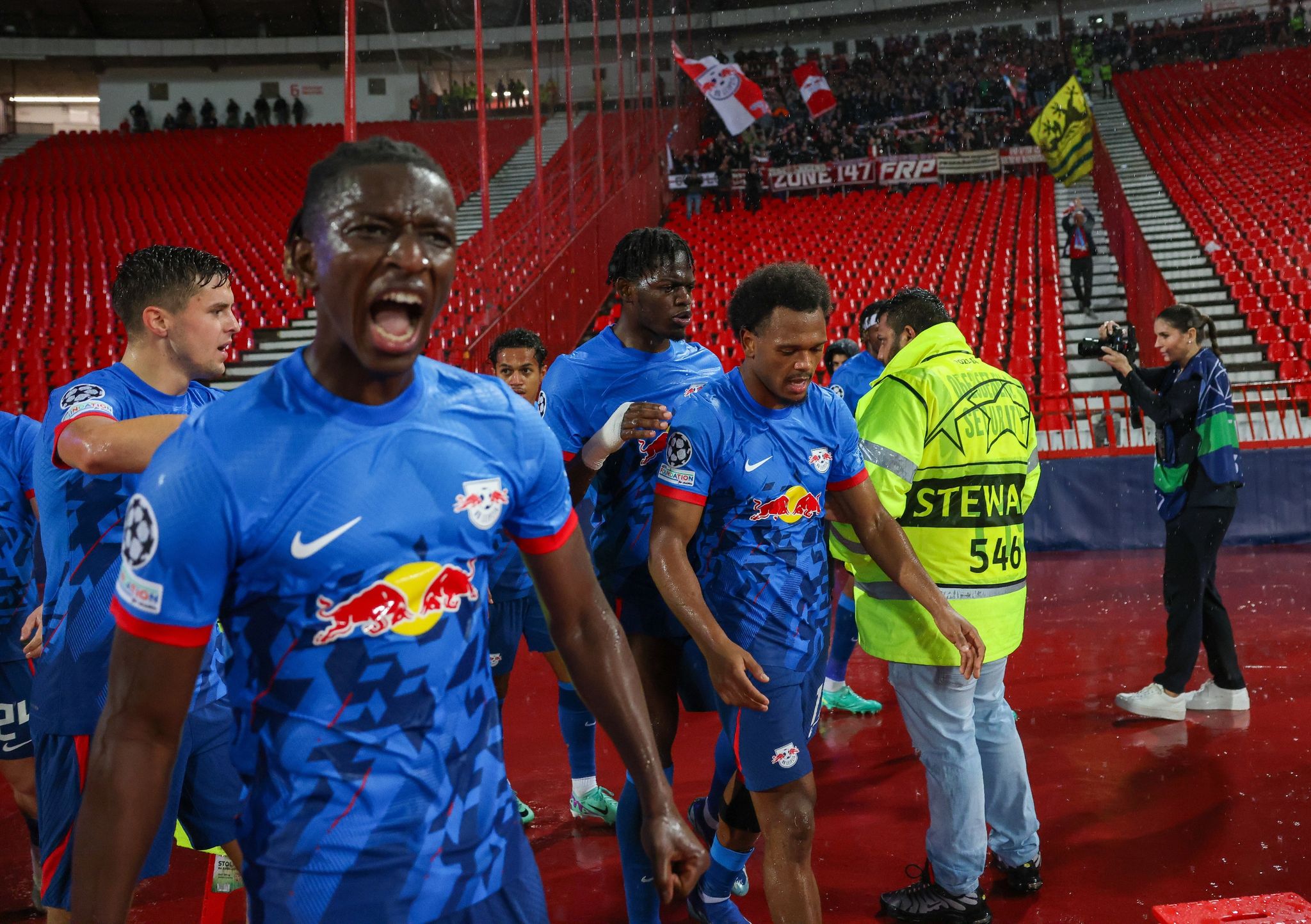 RB trotzt Hexenkessel: Erstmals vorzeitig im Achtelfinale