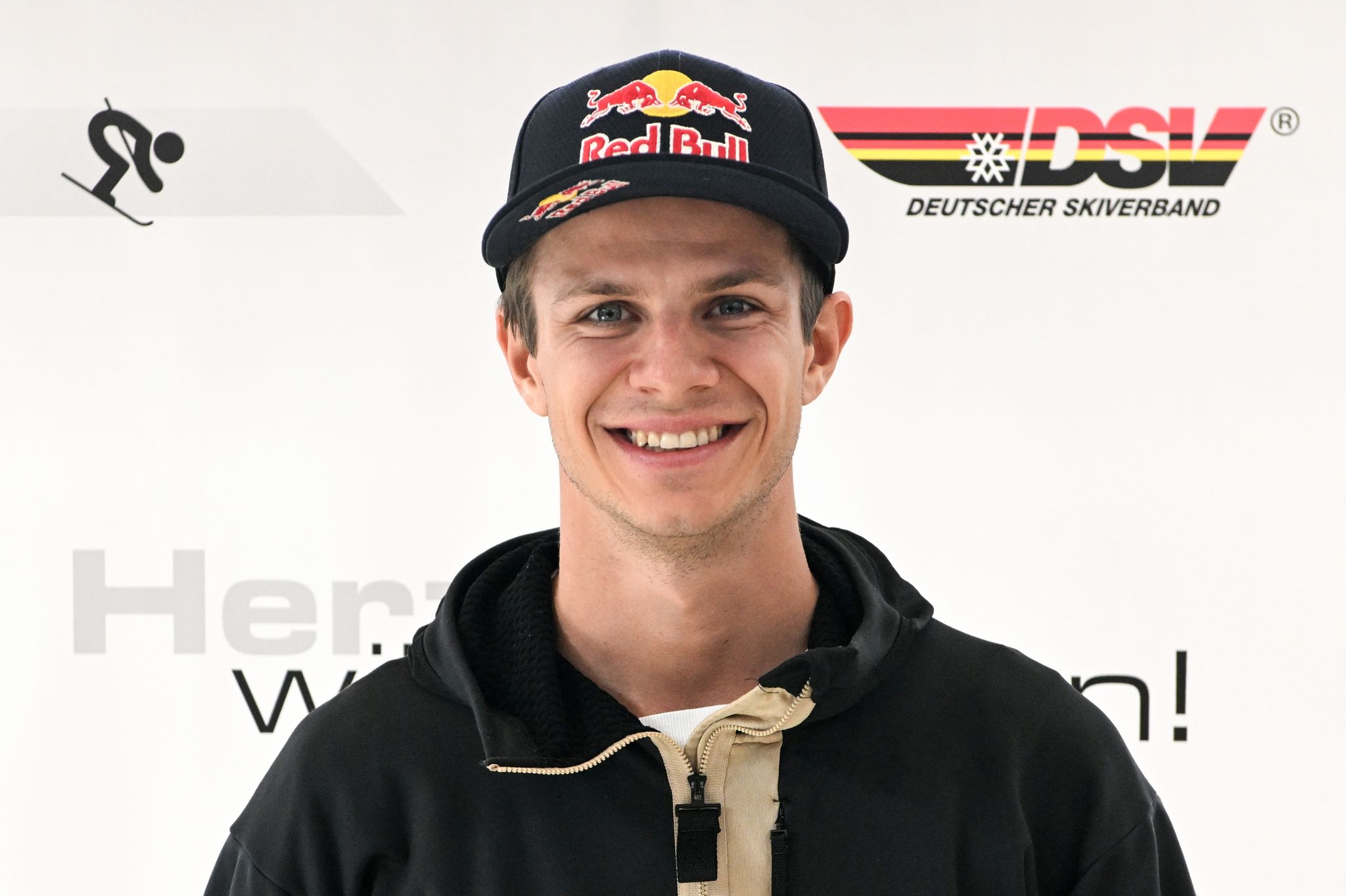 Wellinger gewinnt erste Skisprung-Quali des Winters