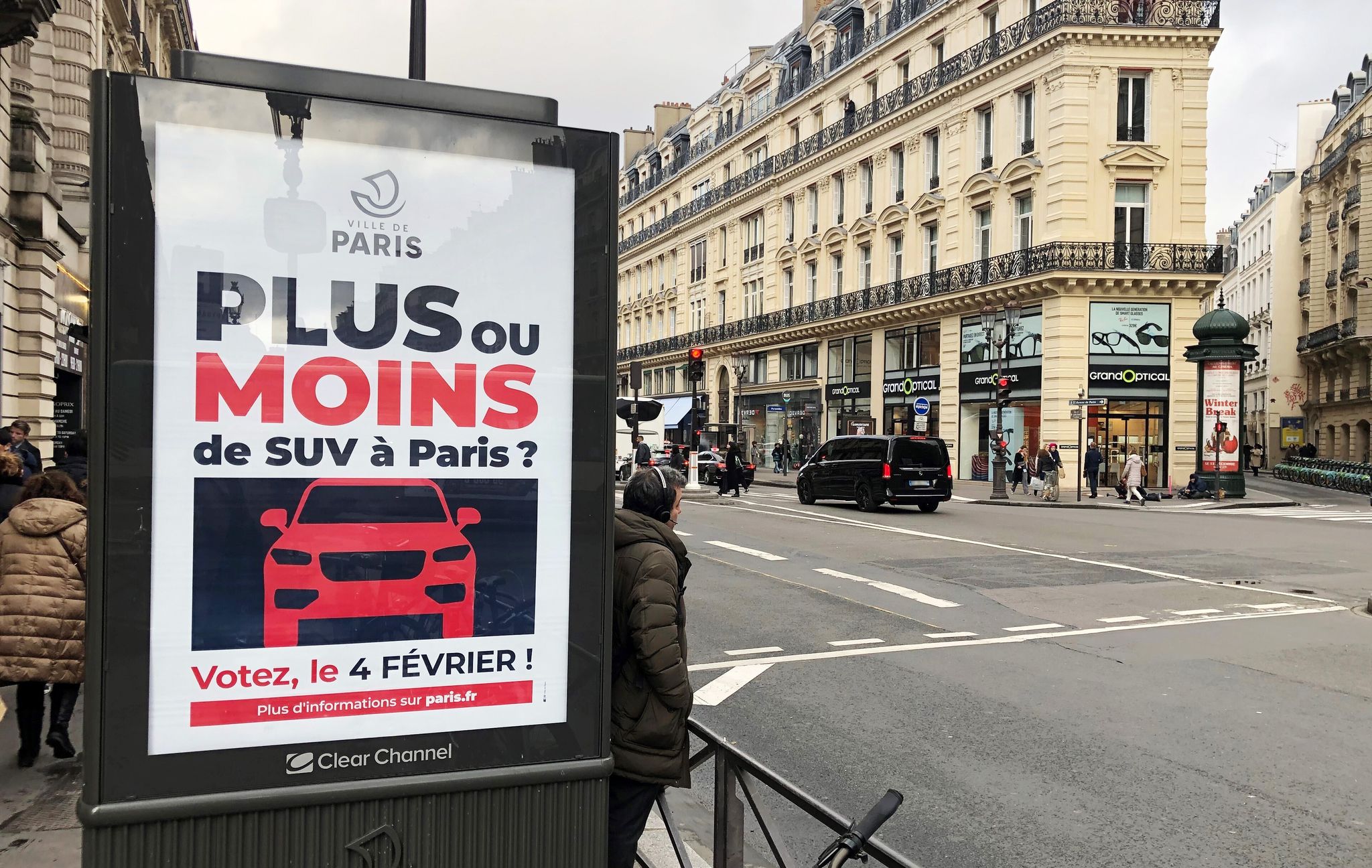 Paris will 18 Euro Parkgebühr pro Stunde für SUV verlangen