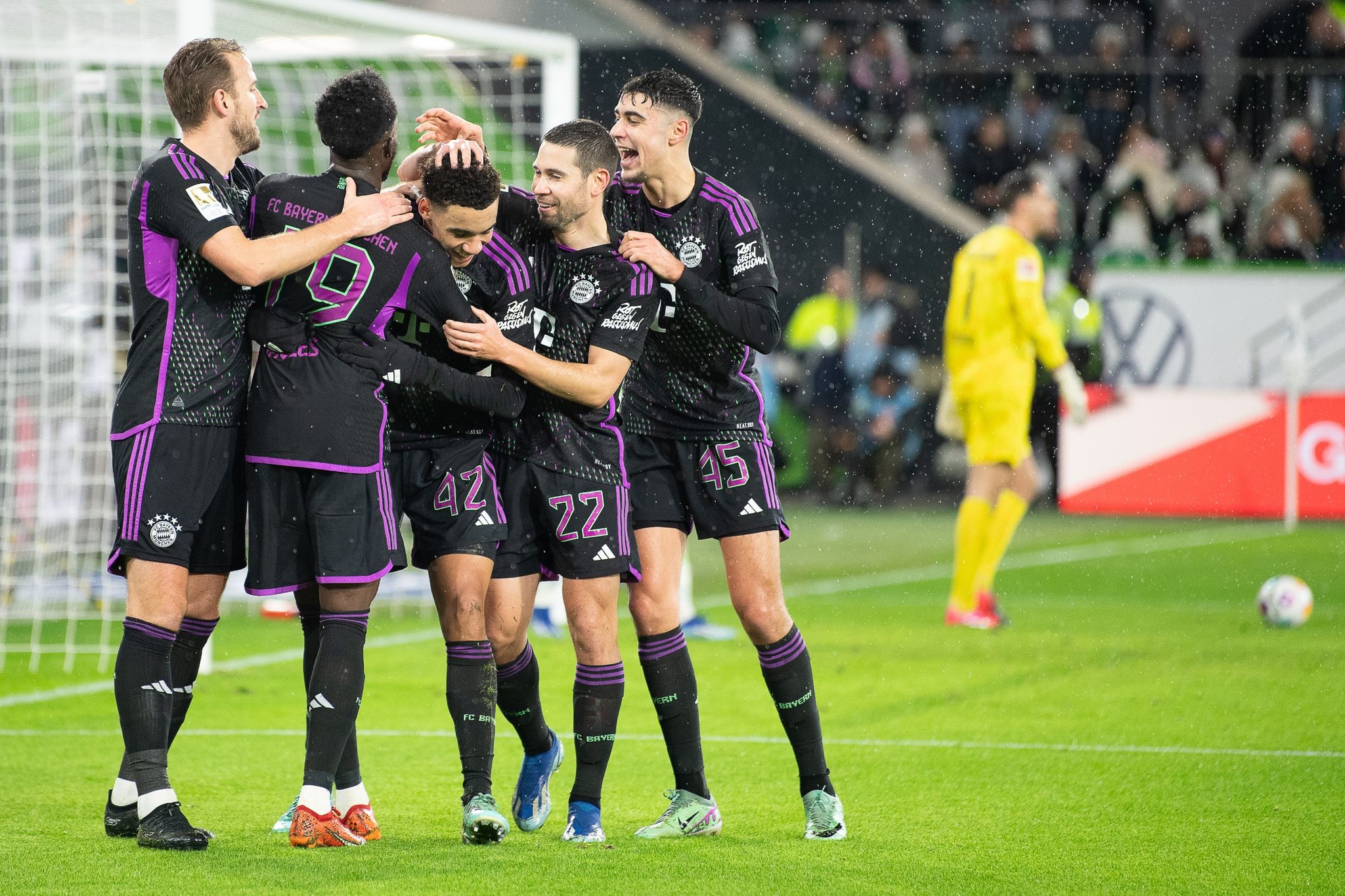 Sieg in Wolfsburg: FC Bayern gewinnt mit letzter Kraft