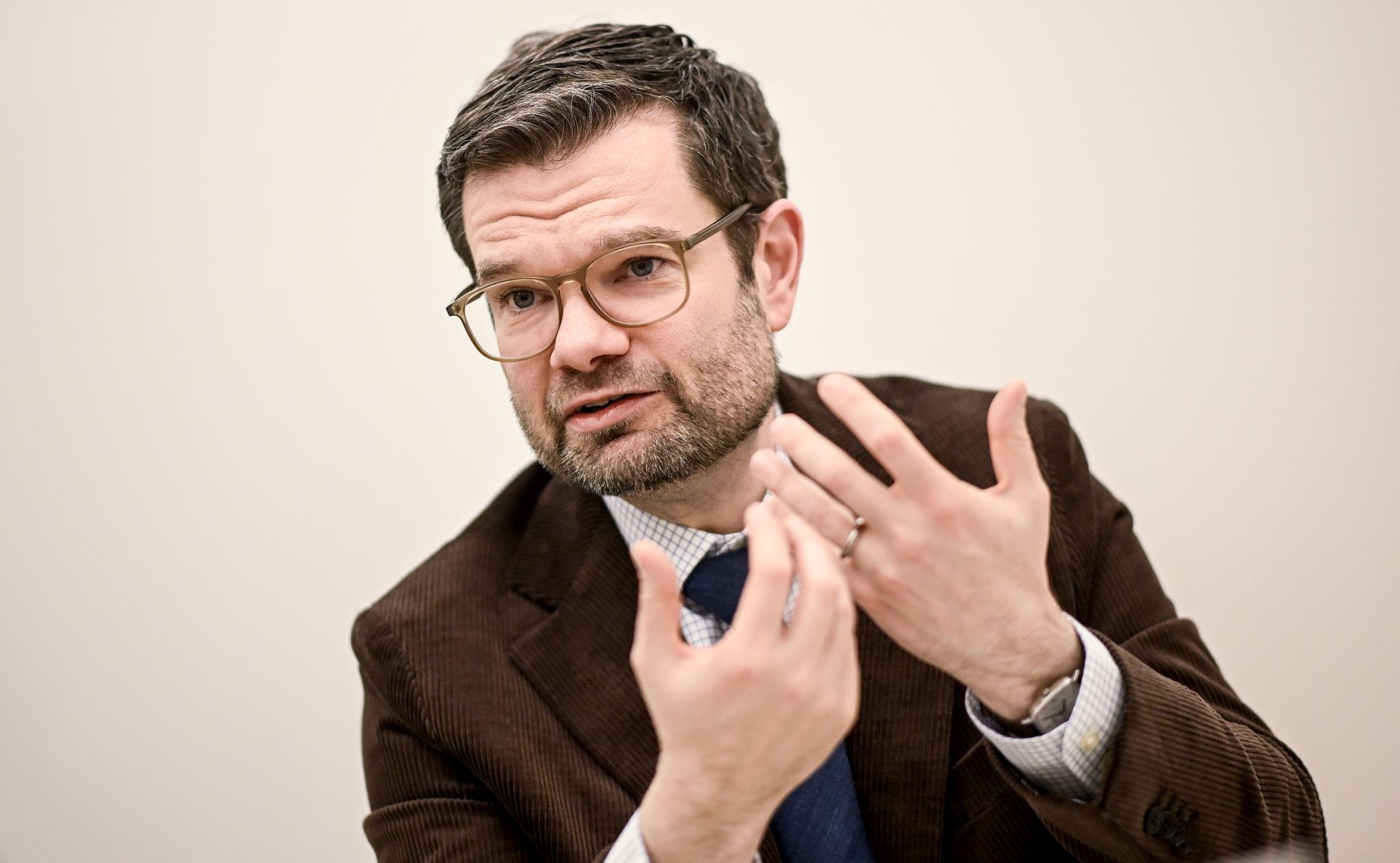 Buschmann für Bekenntnis zu Israel bei Einbürgerungen