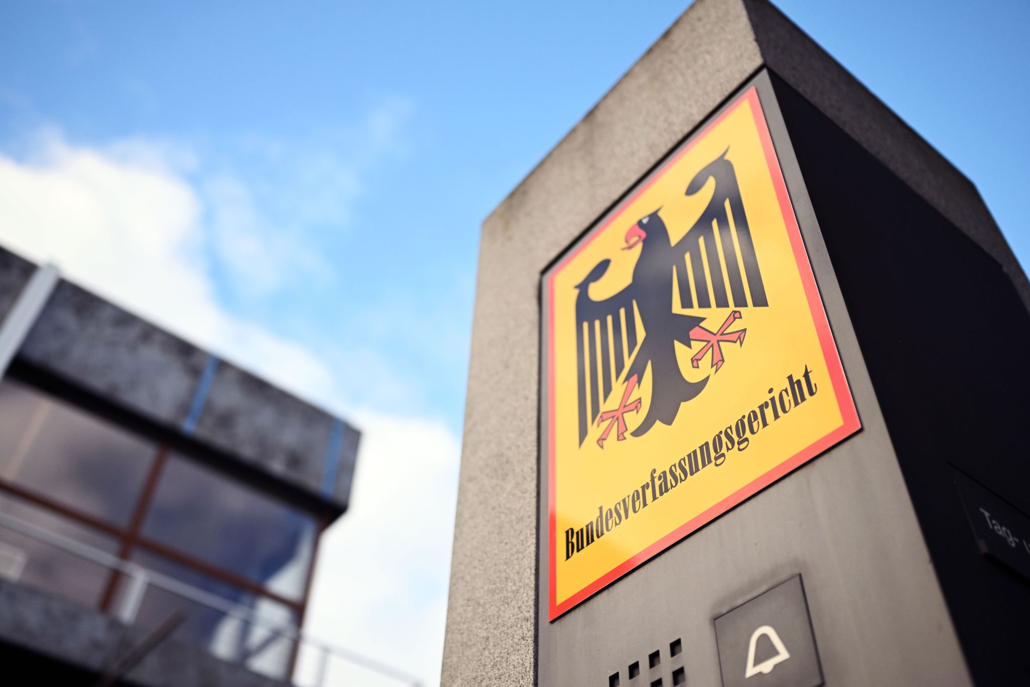 Karlsruhe prüft Datensammeln: Zur Terrorabwehr erlaubt?