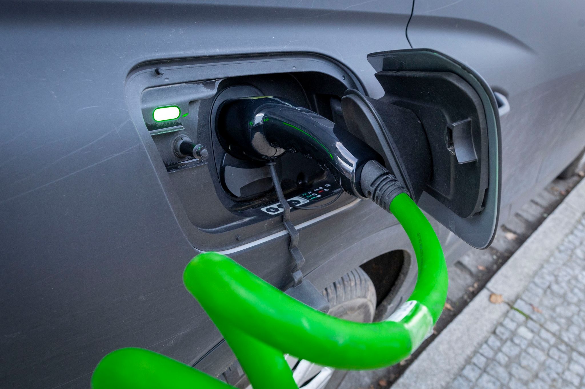 Branche sieht bei Aus für E-Auto-Prämie Vertrauen verspielt