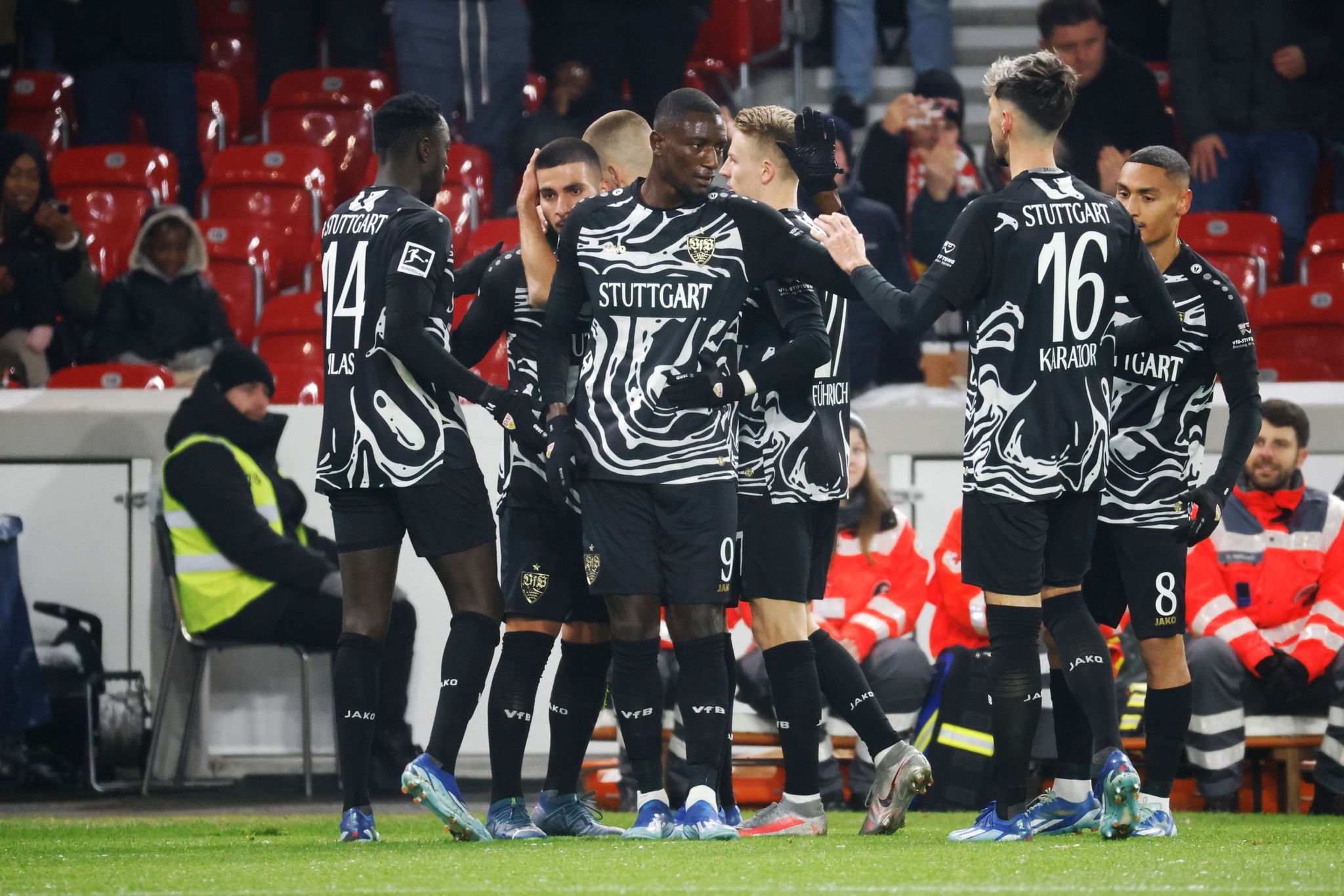 Dank Doppelspitze Guirassy & Undav: VfB gewinnt gegen Werder