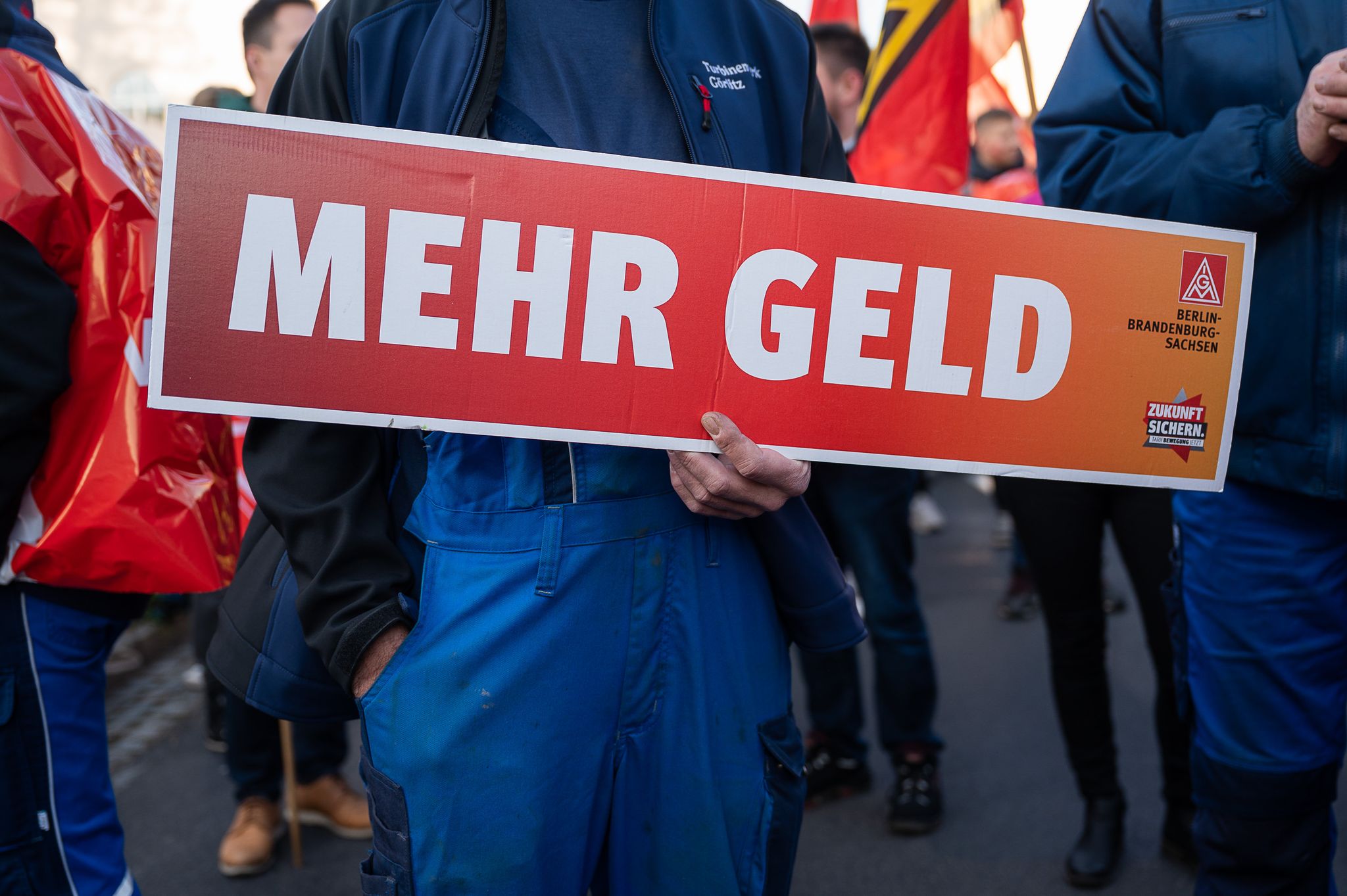 Tarifrunde 2024: Kürzere Arbeitszeiten, deutlich mehr Geld