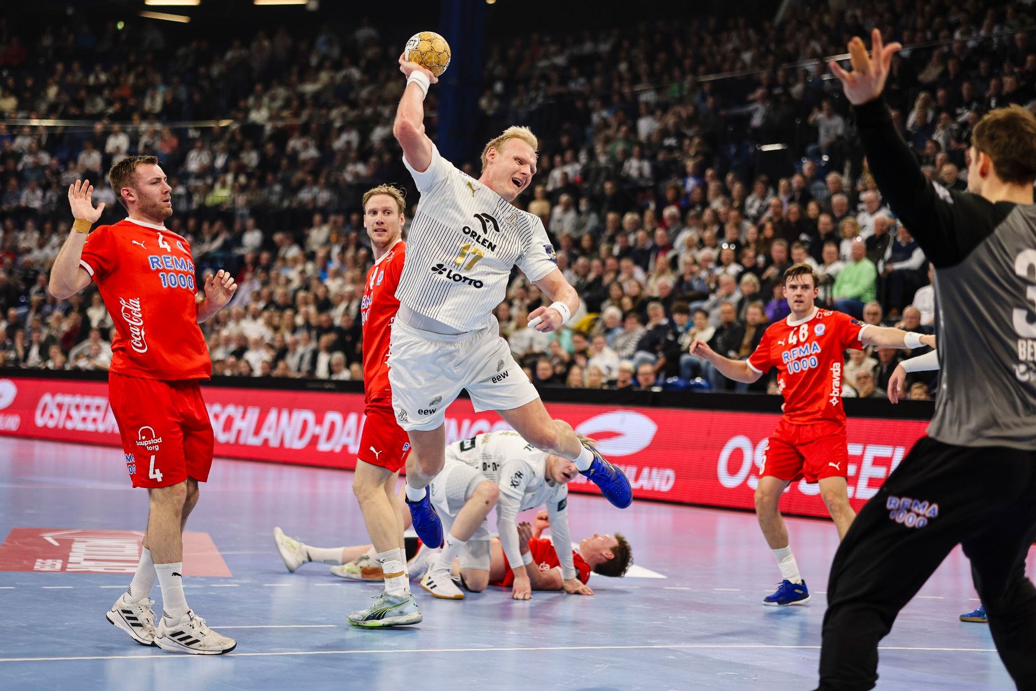 THW Kiel besiegt Kolstad in letzter Sekunde