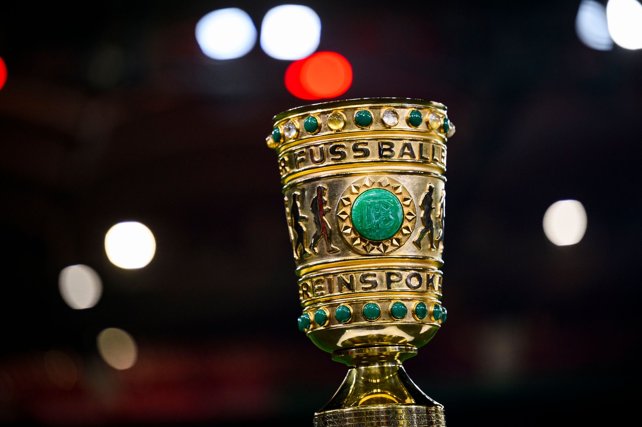 Topduell Leverkusen-Stuttgart im Pokal-Viertelfinale