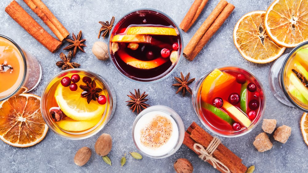 Glühwein-Alternativen: Winterliche Rezepte aus aller Welt